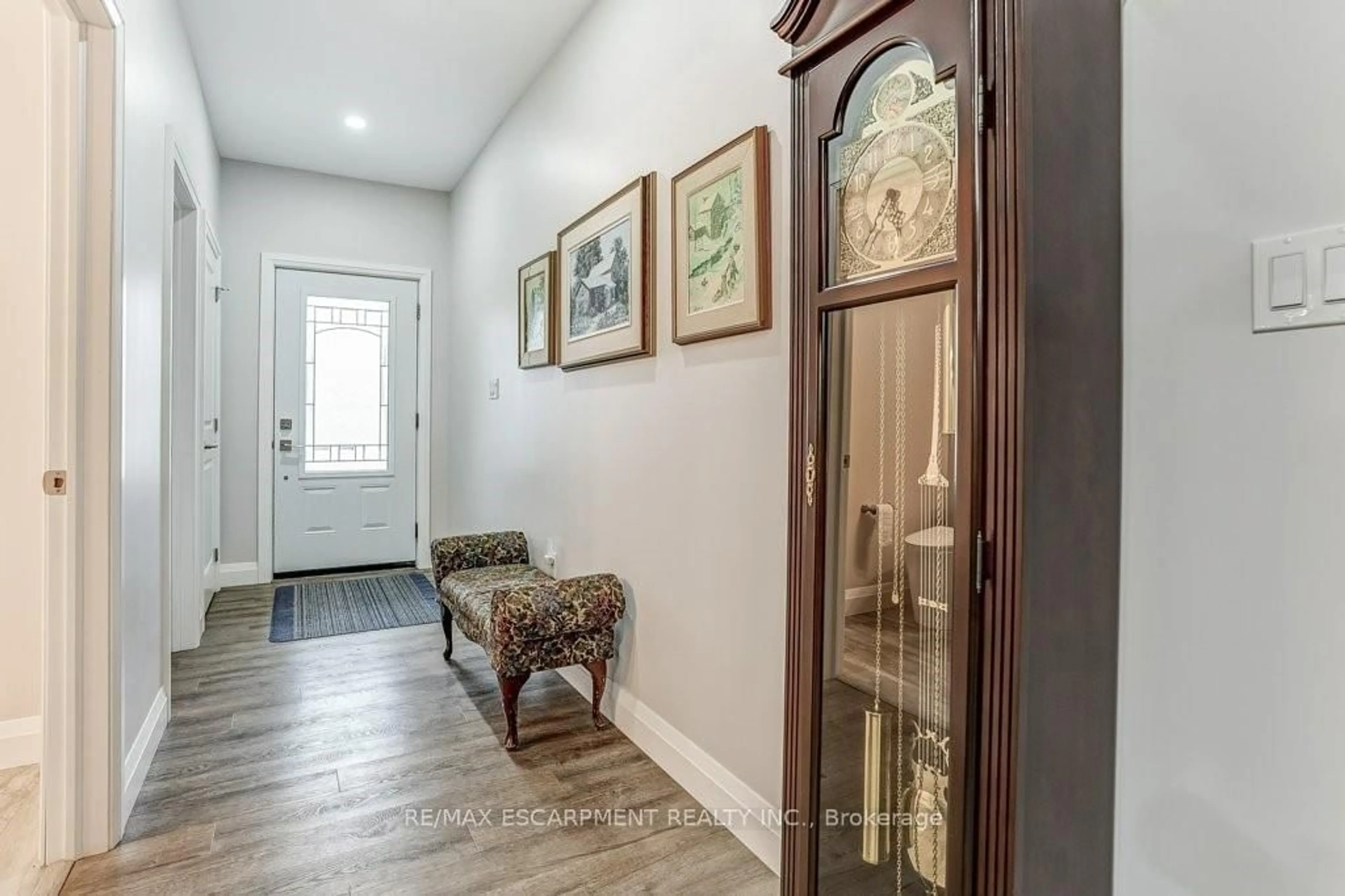 Indoor entryway for 273 Queen St, North Perth Ontario N0G 1B0