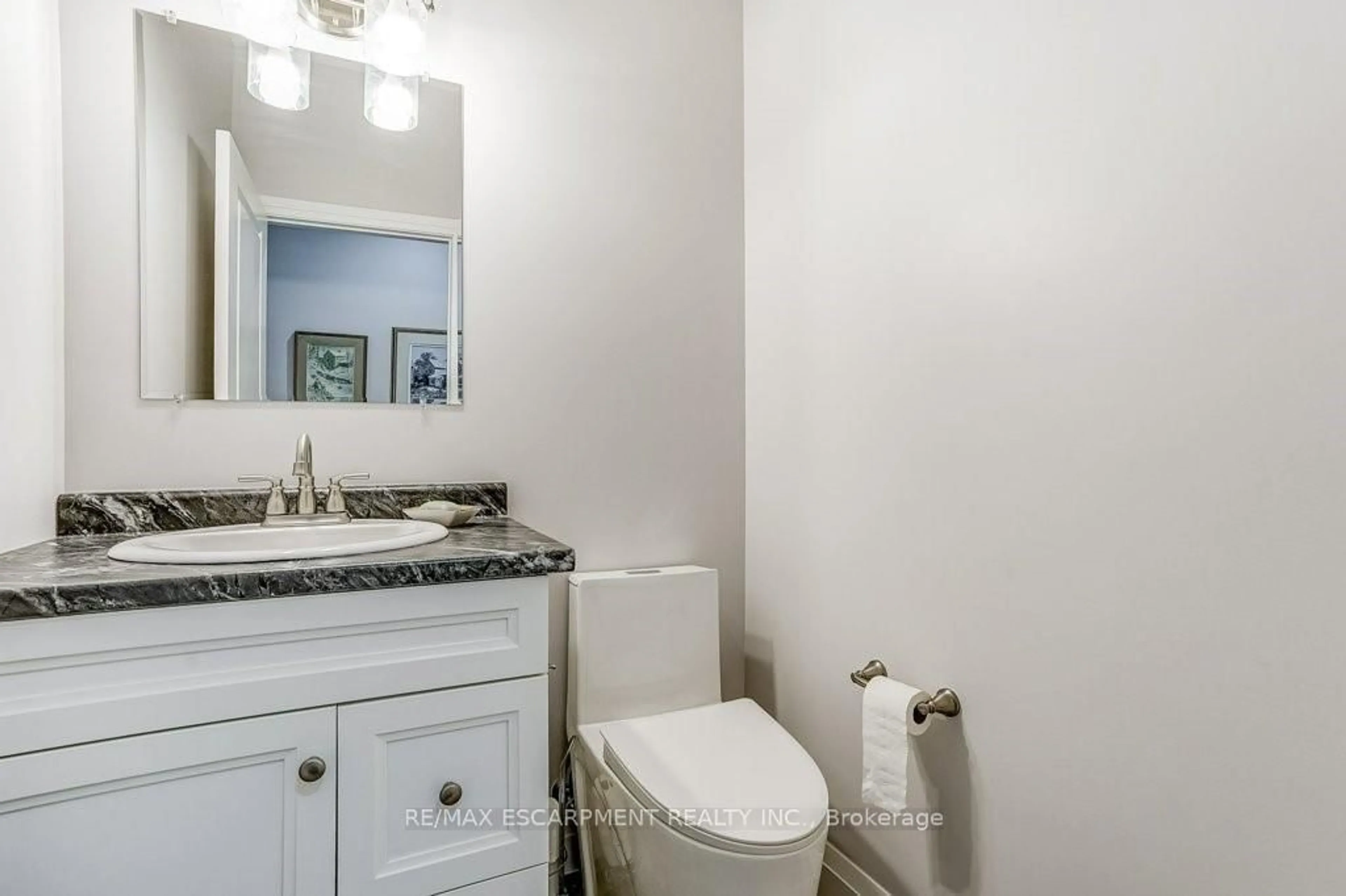 Standard bathroom, ceramic/tile floor for 273 Queen St, North Perth Ontario N0G 1B0