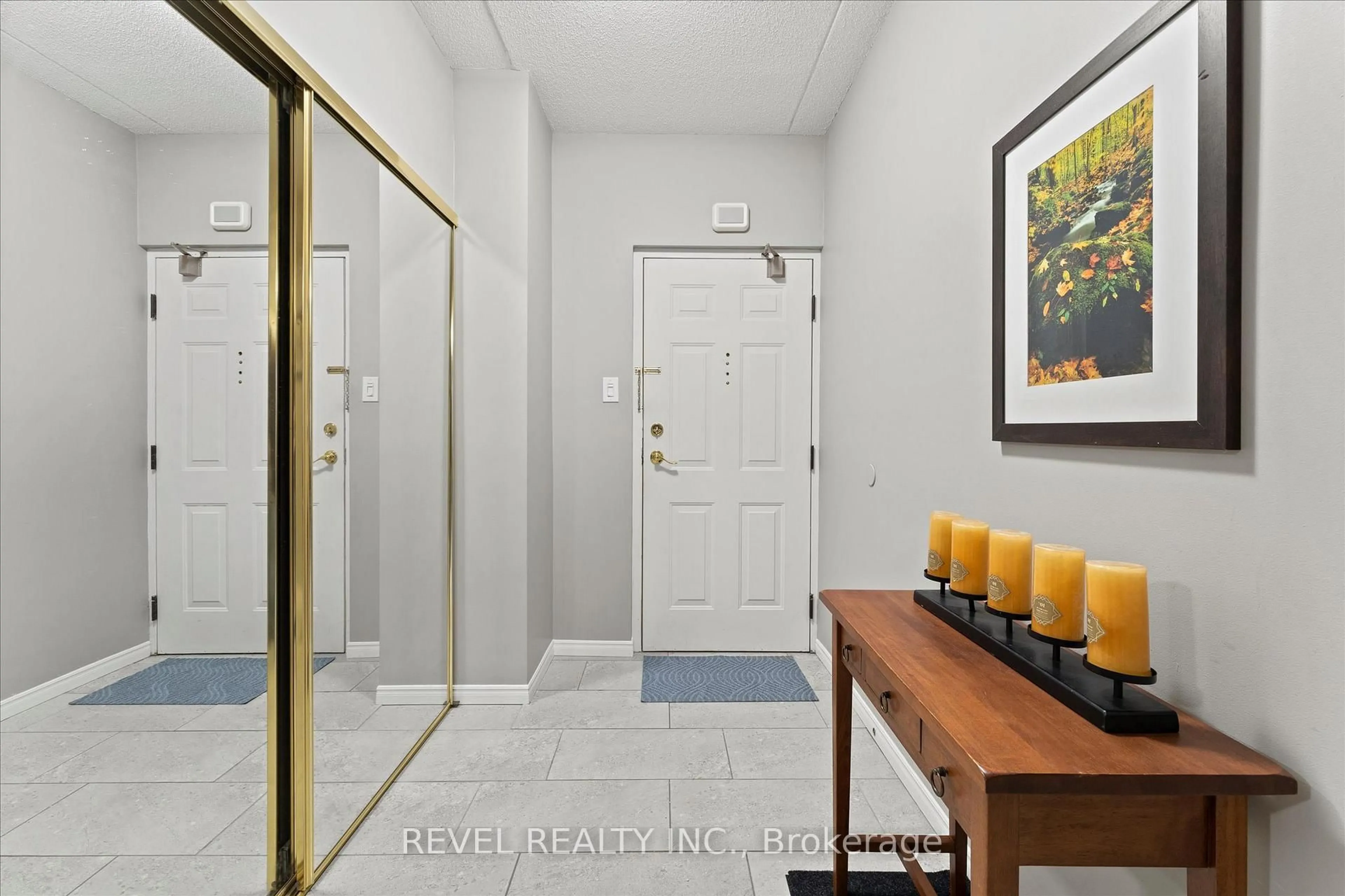 Indoor entryway for 1885 Normandy St #304, LaSalle Ontario N9H 1P9