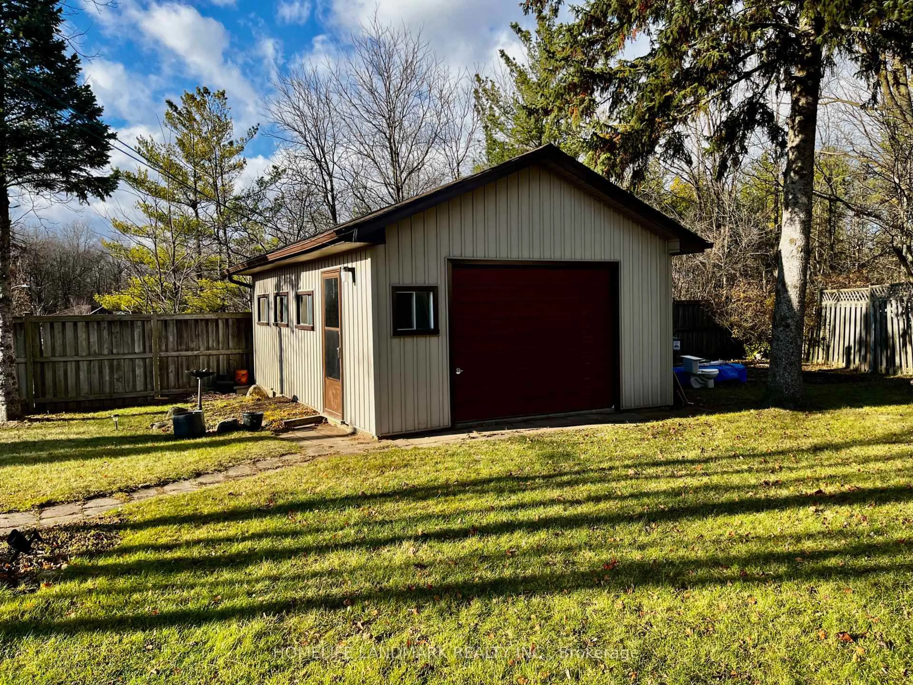 Shed for 288 Cedar Cres, Cambridge Ontario N1S 1X1