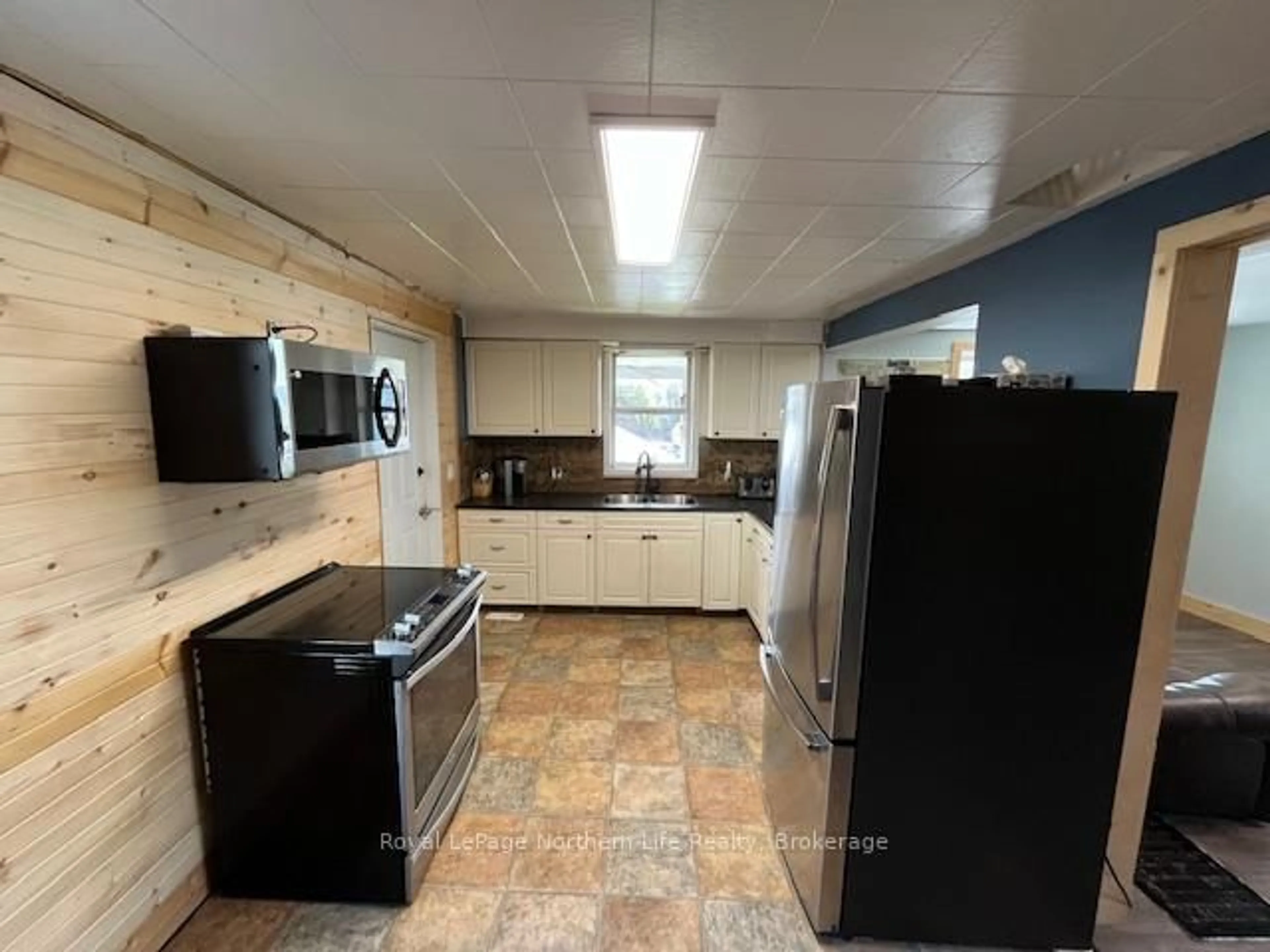 Unknown for 6741 Highway 11, Temagami Ontario P0H 2H0