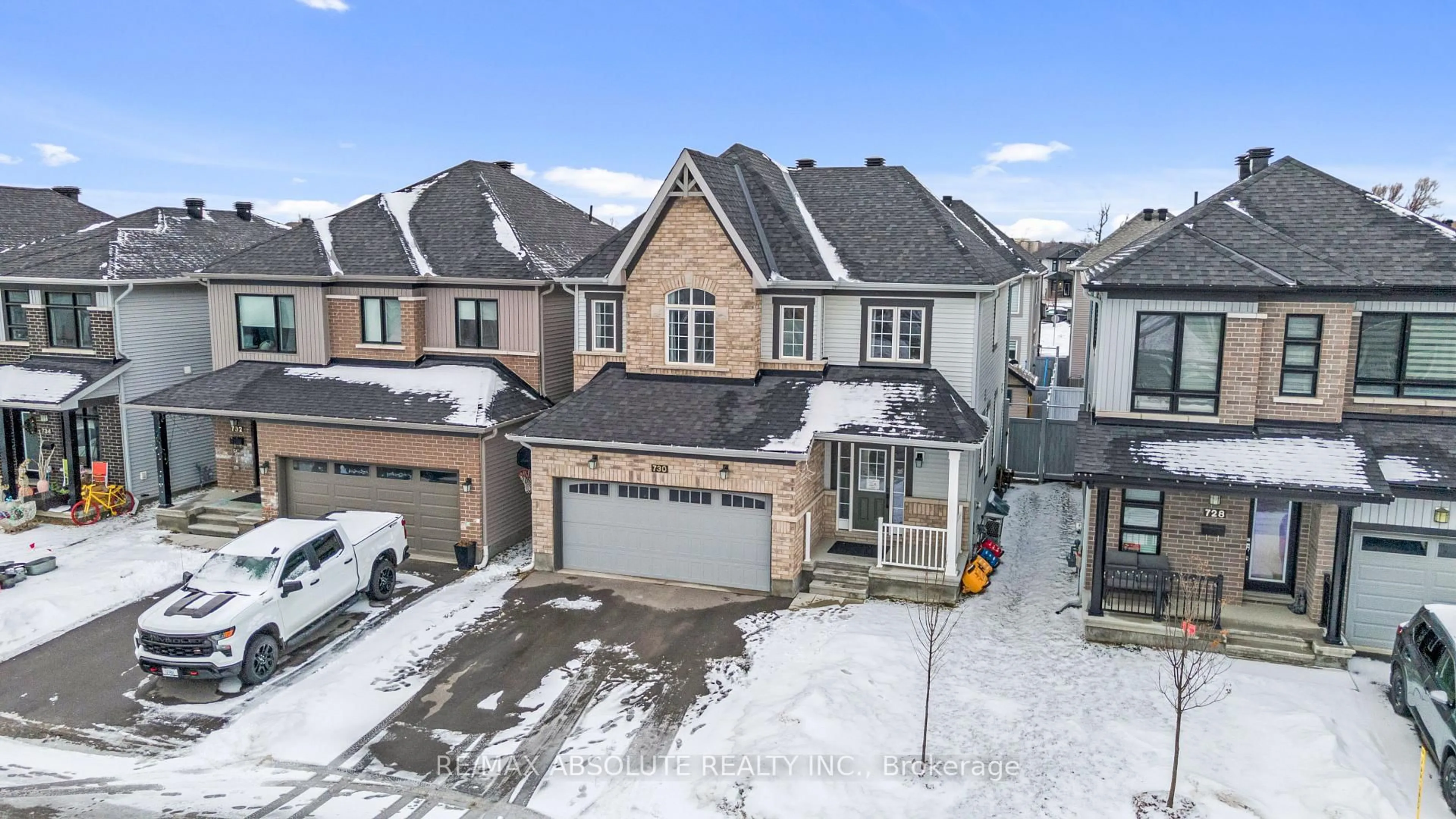 A pic from outside/outdoor area/front of a property/back of a property/a pic from drone, street for 730 Perseus Ave, Ottawa Ontario K2J 6V8