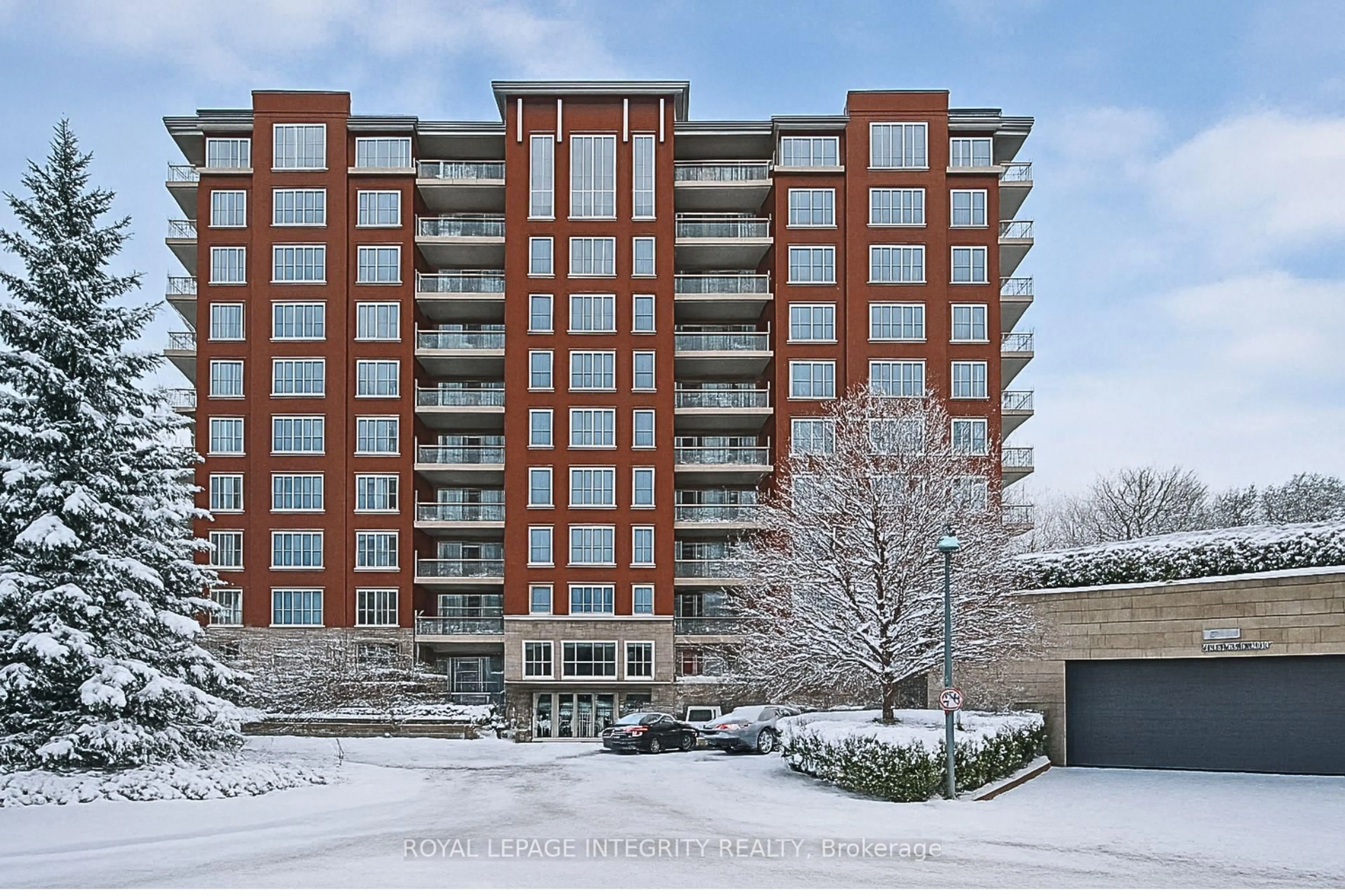 Indoor foyer for 136 Darlington Private #704, Ottawa Ontario K1V 0X6