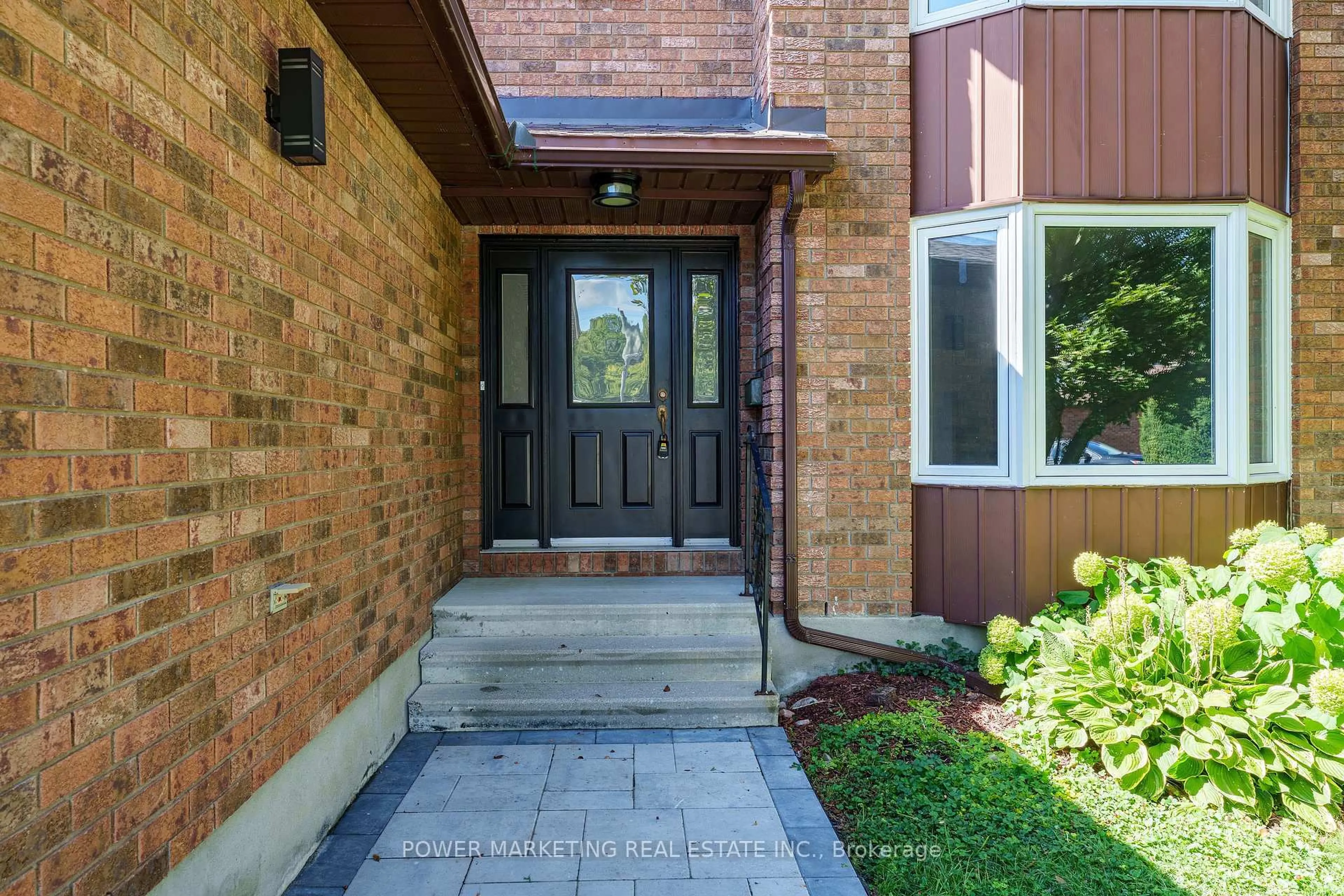 Home with brick exterior material, street for 5722 KEMPLANE Crt, Ottawa Ontario K1W 1B8