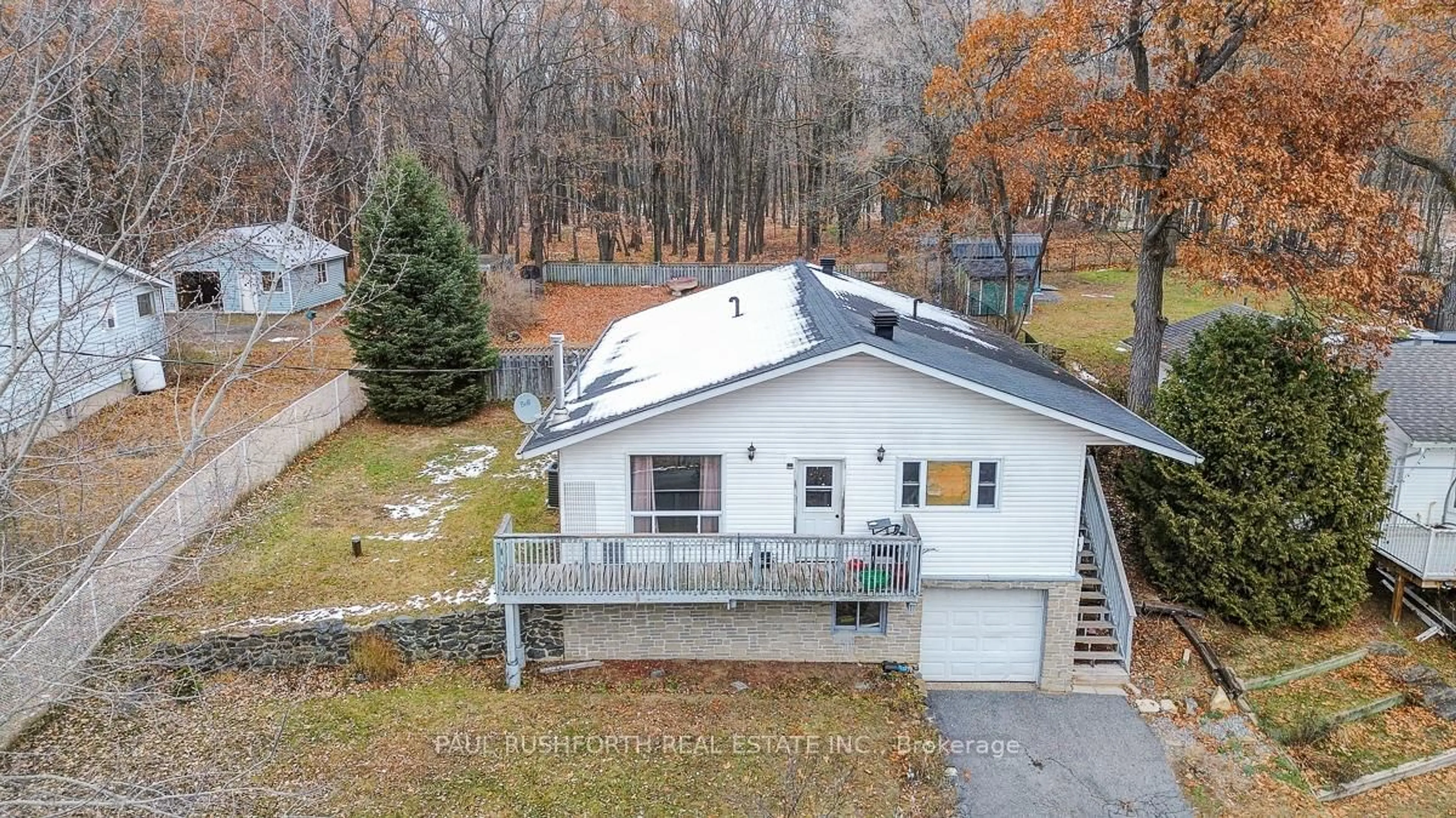 A pic from outside/outdoor area/front of a property/back of a property/a pic from drone, unknown for 1141 Bayview Dr, Ottawa Ontario K0A 3M0