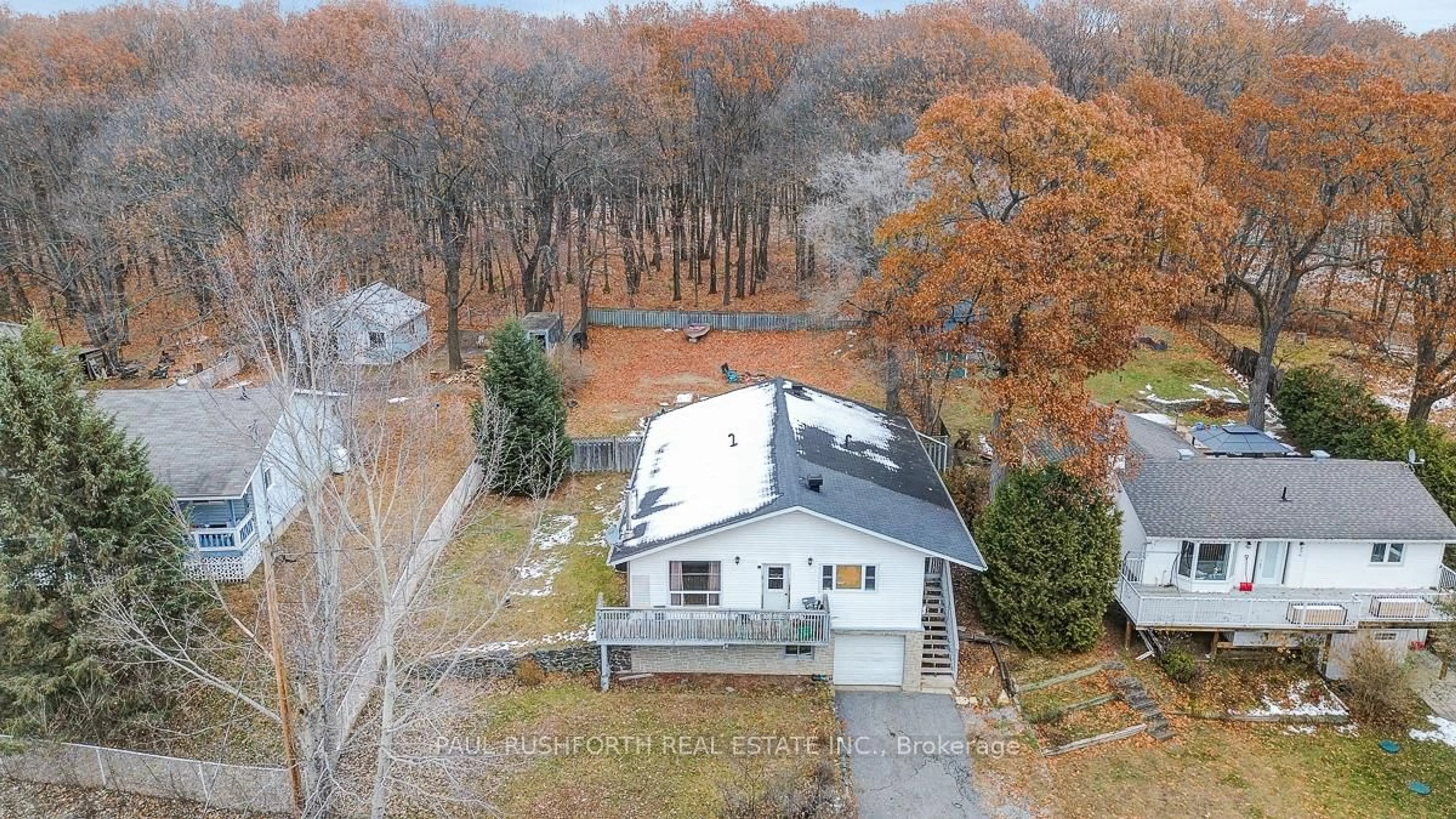 A pic from outside/outdoor area/front of a property/back of a property/a pic from drone, unknown for 1141 Bayview Dr, Ottawa Ontario K0A 3M0