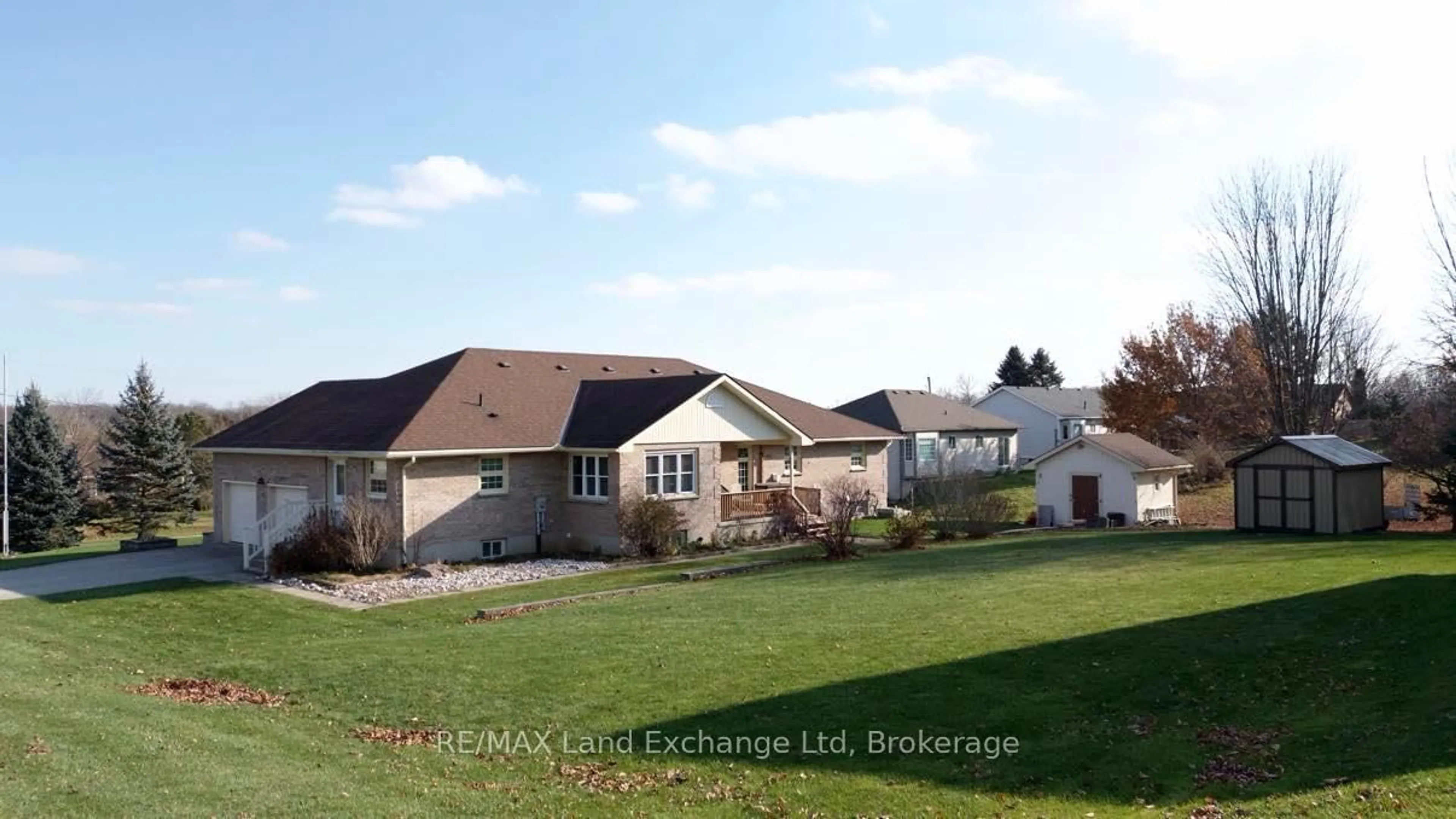 A pic from outside/outdoor area/front of a property/back of a property/a pic from drone, unknown for 122 James St, Arran-Elderslie Ontario N0G 2N0