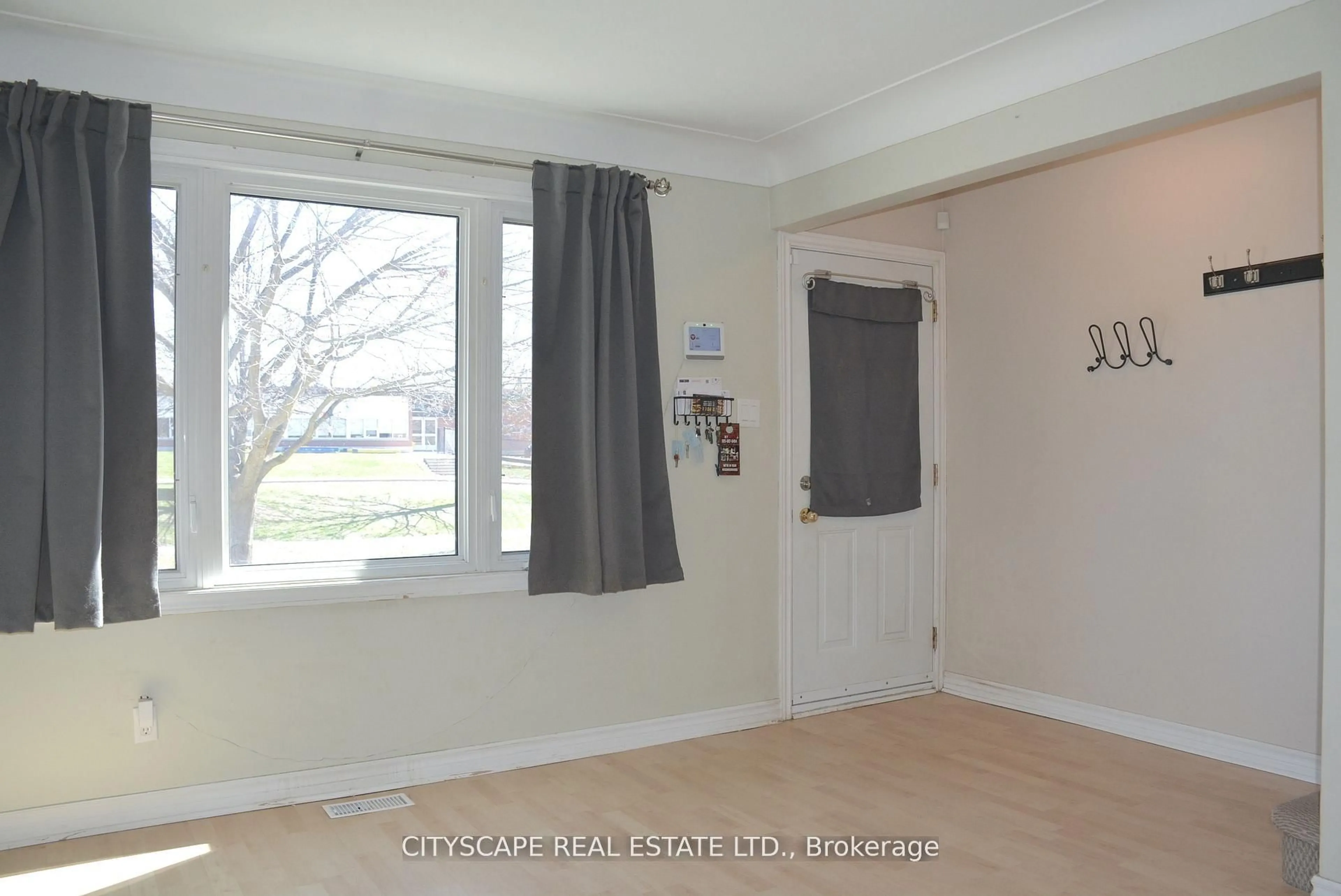 A pic of a room for 258 Lorne Ave, Kitchener Ontario N2M 3Y8