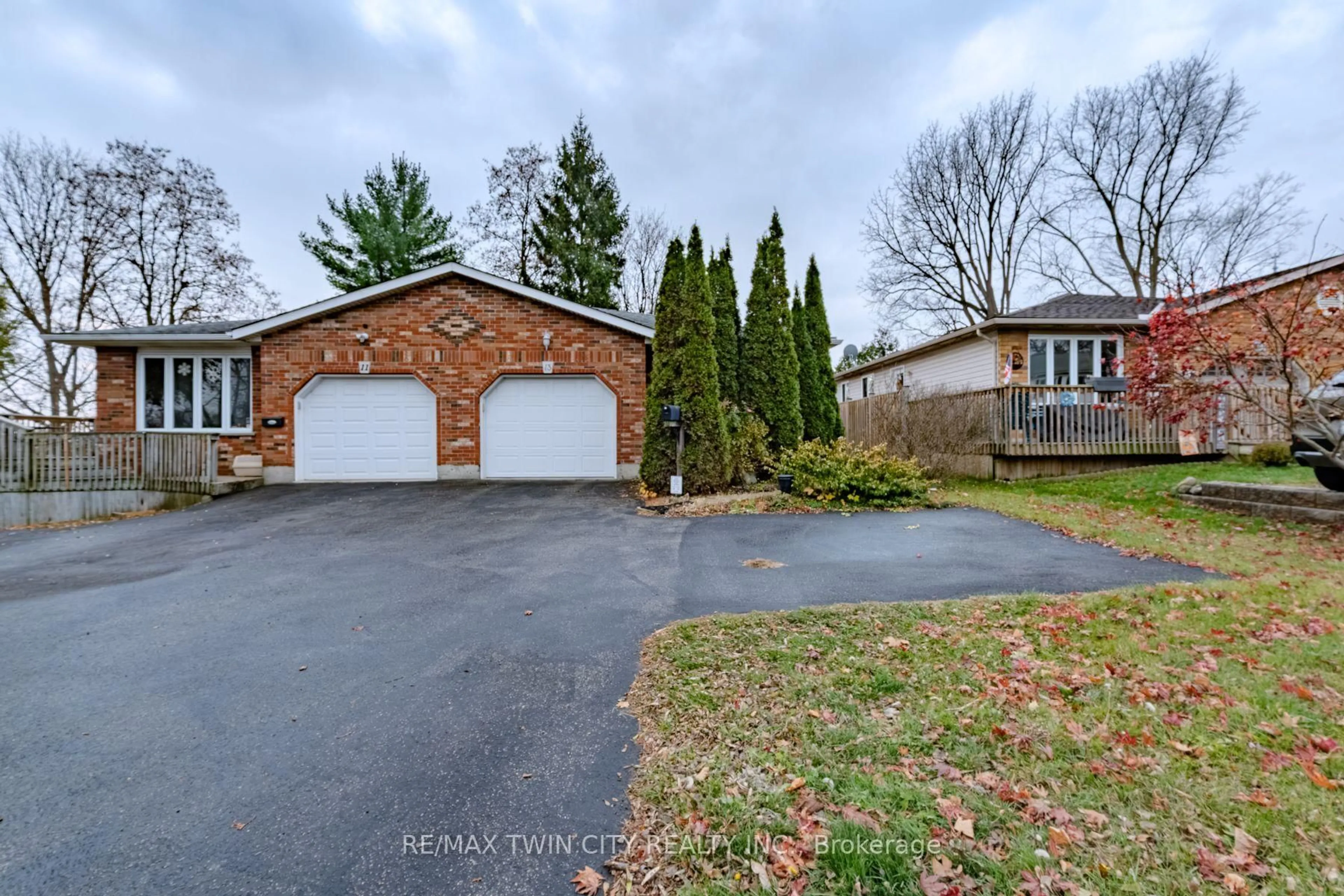 A pic from outside/outdoor area/front of a property/back of a property/a pic from drone, water/lake/river/ocean view for 13 Dundas St, Brant Ontario N3L 1E9