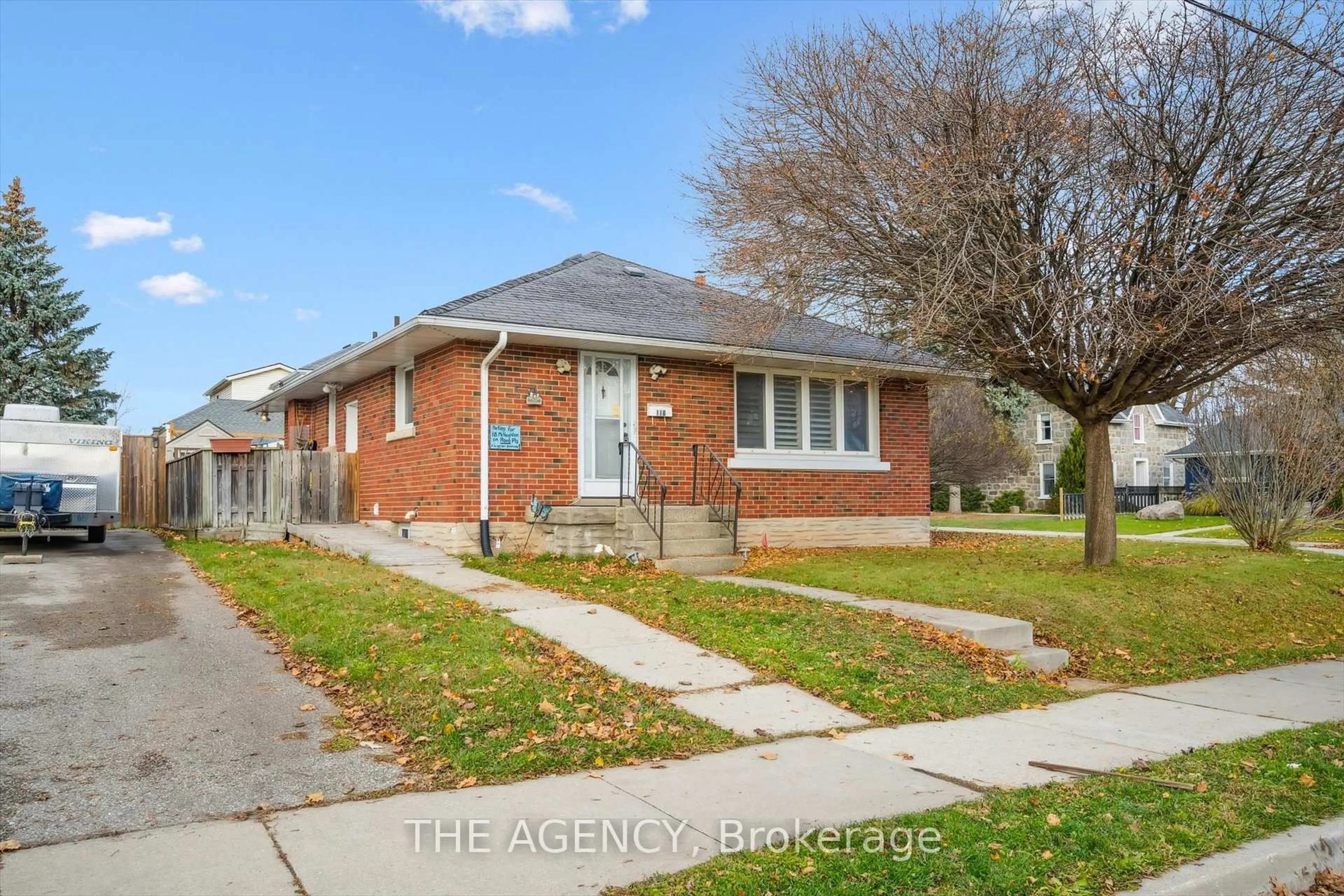 Home with brick exterior material, street for 118 McNaughton St, Cambridge Ontario N1R 1Z6