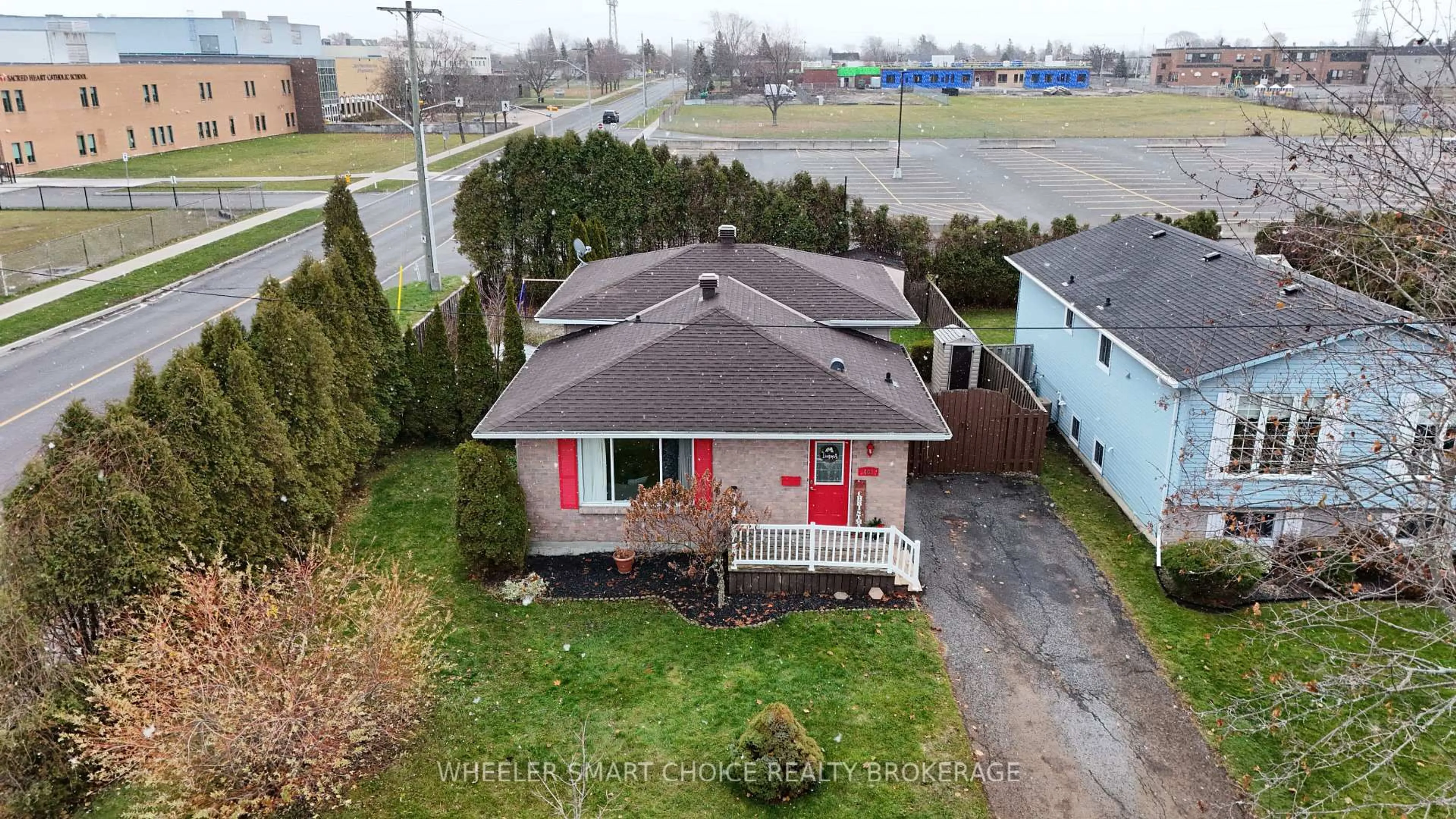 A pic from outside/outdoor area/front of a property/back of a property/a pic from drone, street for 402 Cline Ave, Cornwall Ontario K6J 5M8