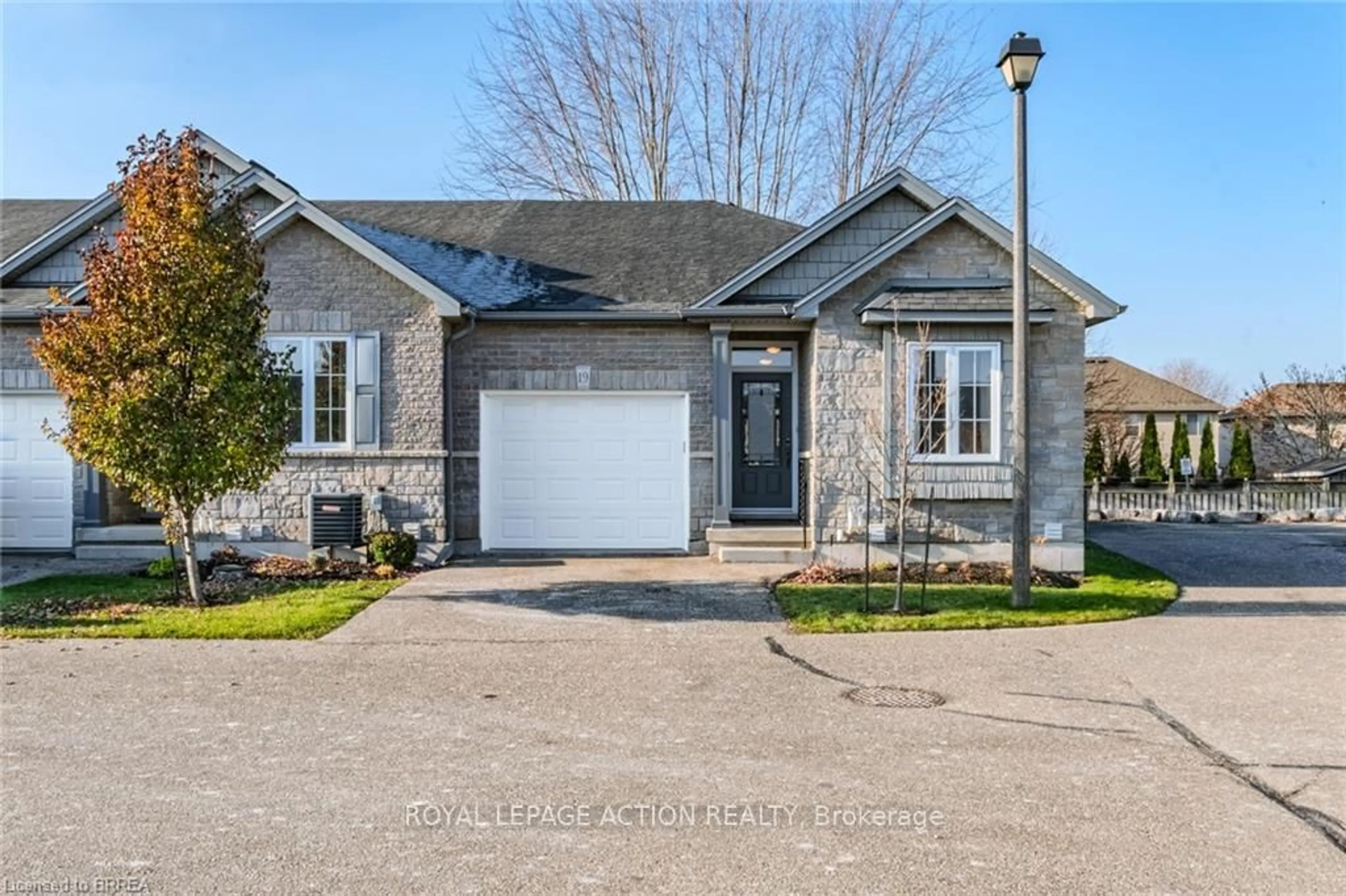 Home with brick exterior material, street for 244 Dundas St #19, Brant Ontario N3L 0B4