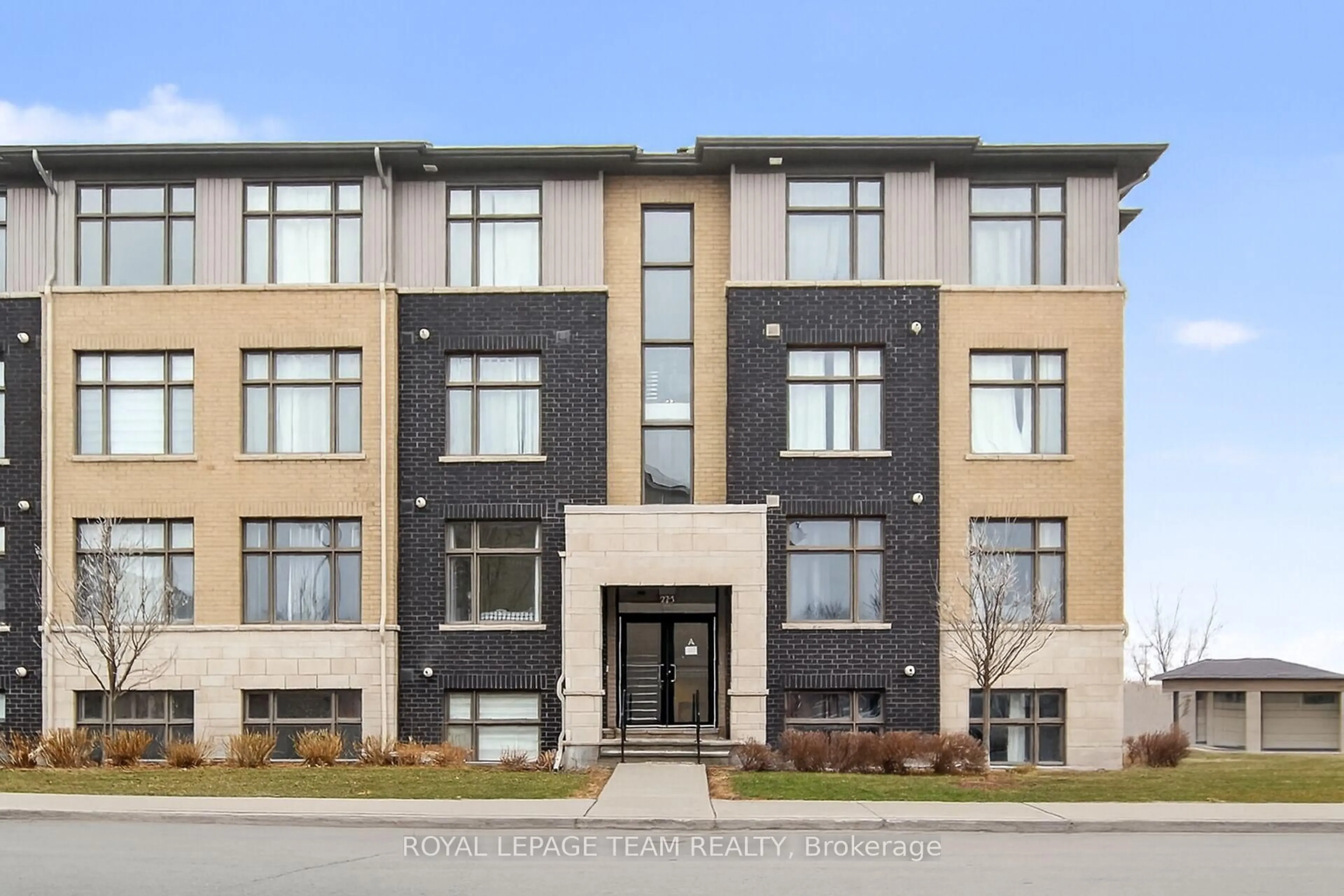 Home with brick exterior material, building for 225 Citiplace Dr #C, Ottawa Ontario K2E 0C5