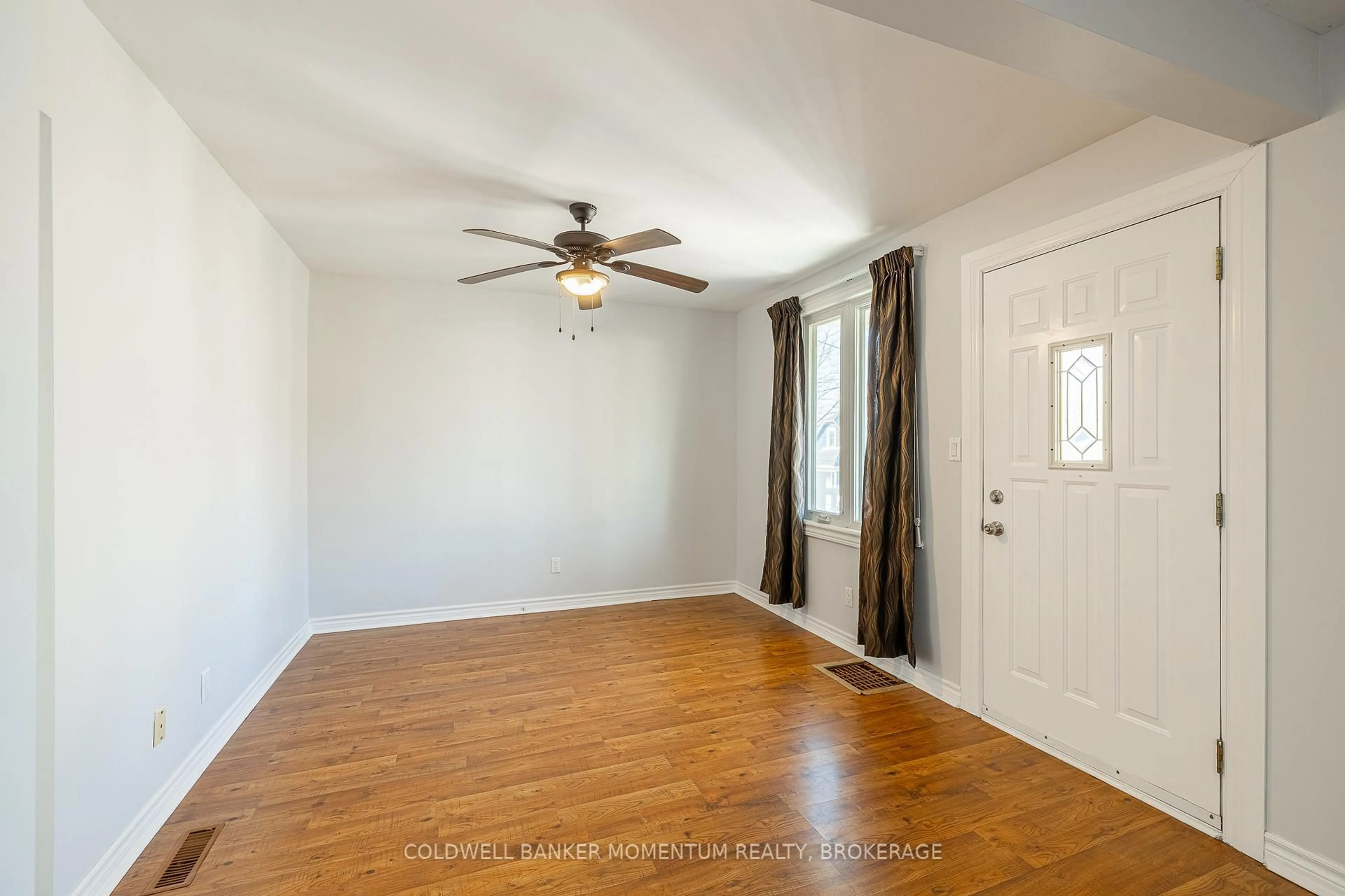 A pic of a room for 60 Patricia St, Thorold Ontario L2V 3W1