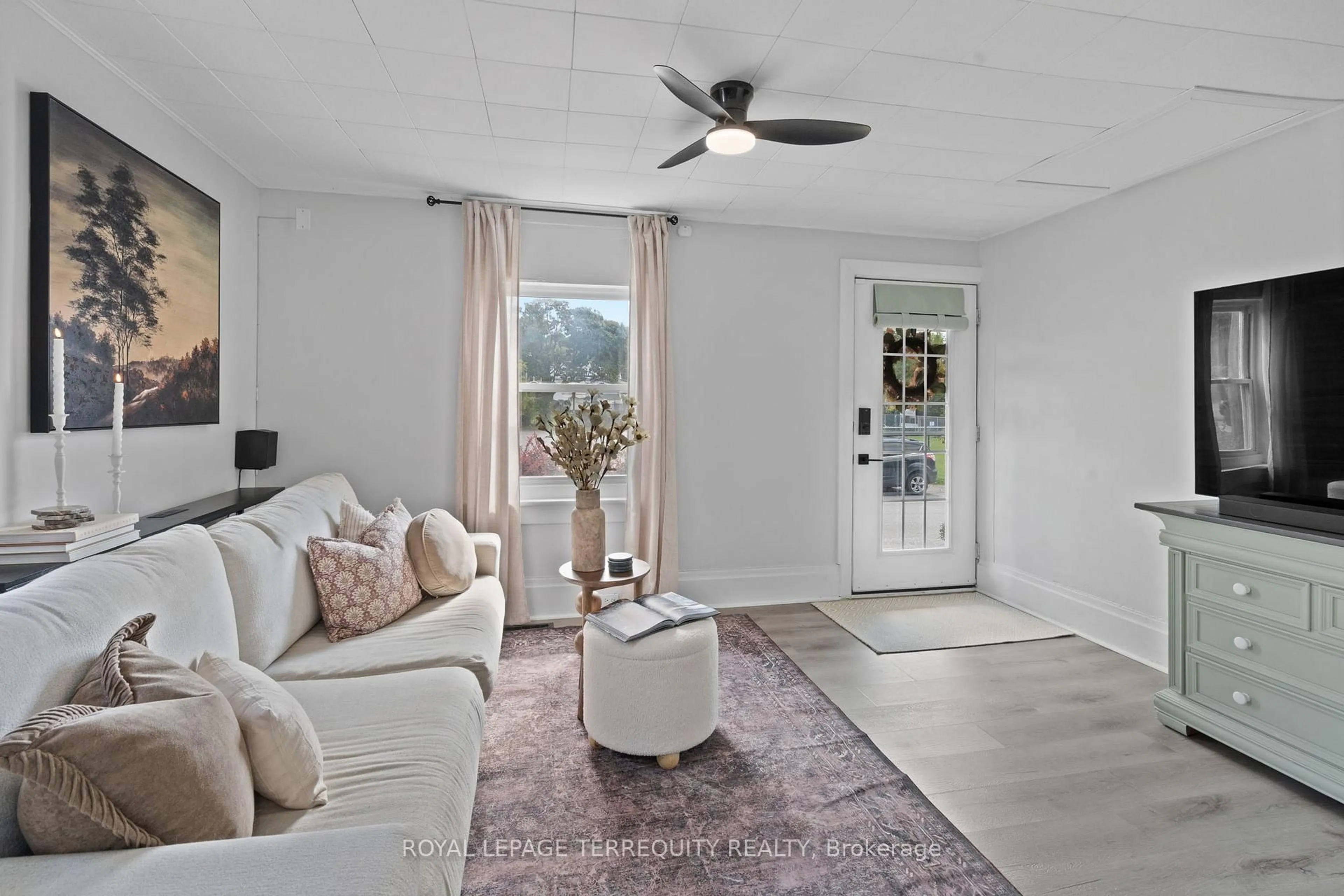 Living room with furniture, unknown for 44 Young St, Port Hope Ontario L1A 1M6