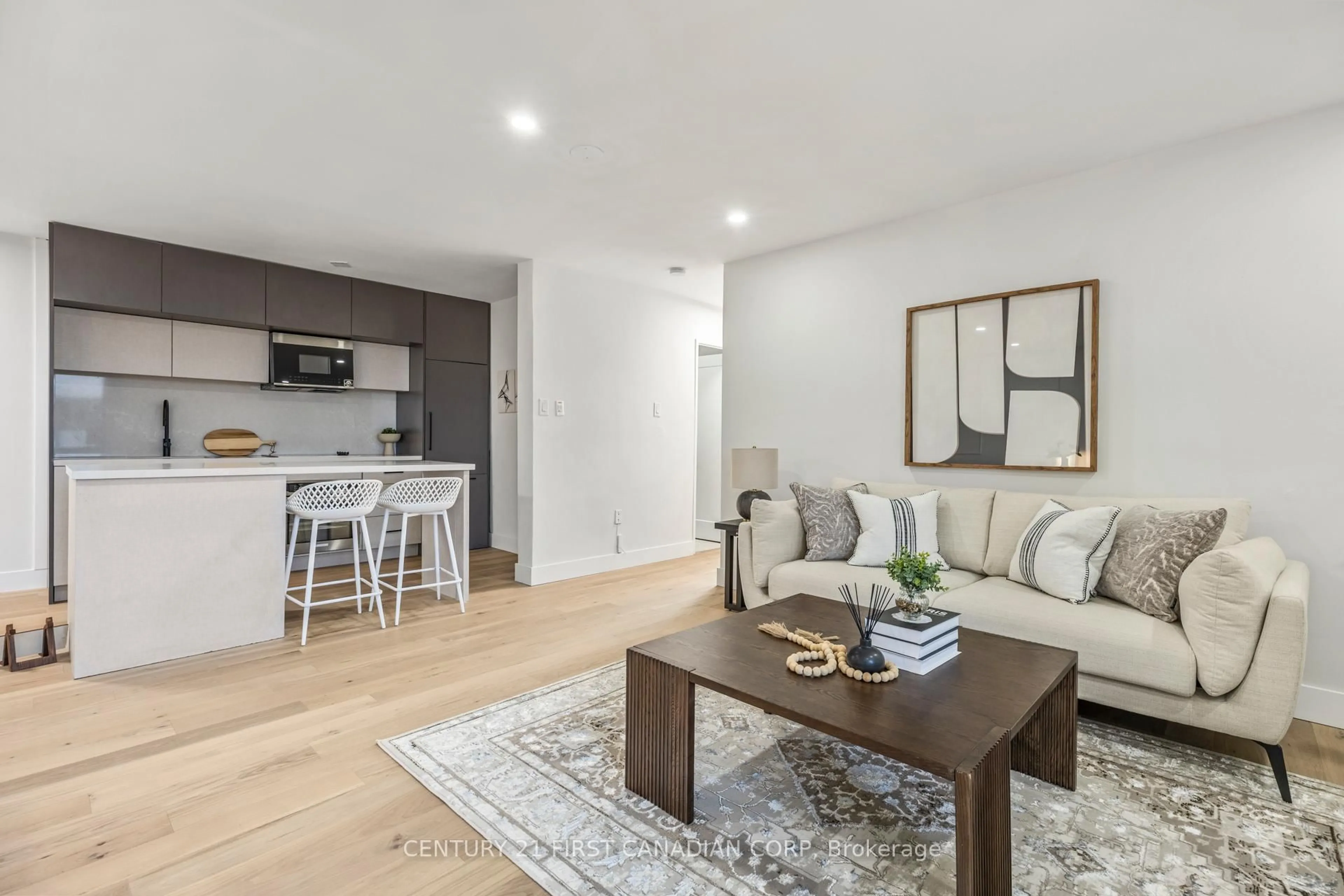 Unknown for 563 Mornington Ave #702, London East Ontario N5Y 4T8