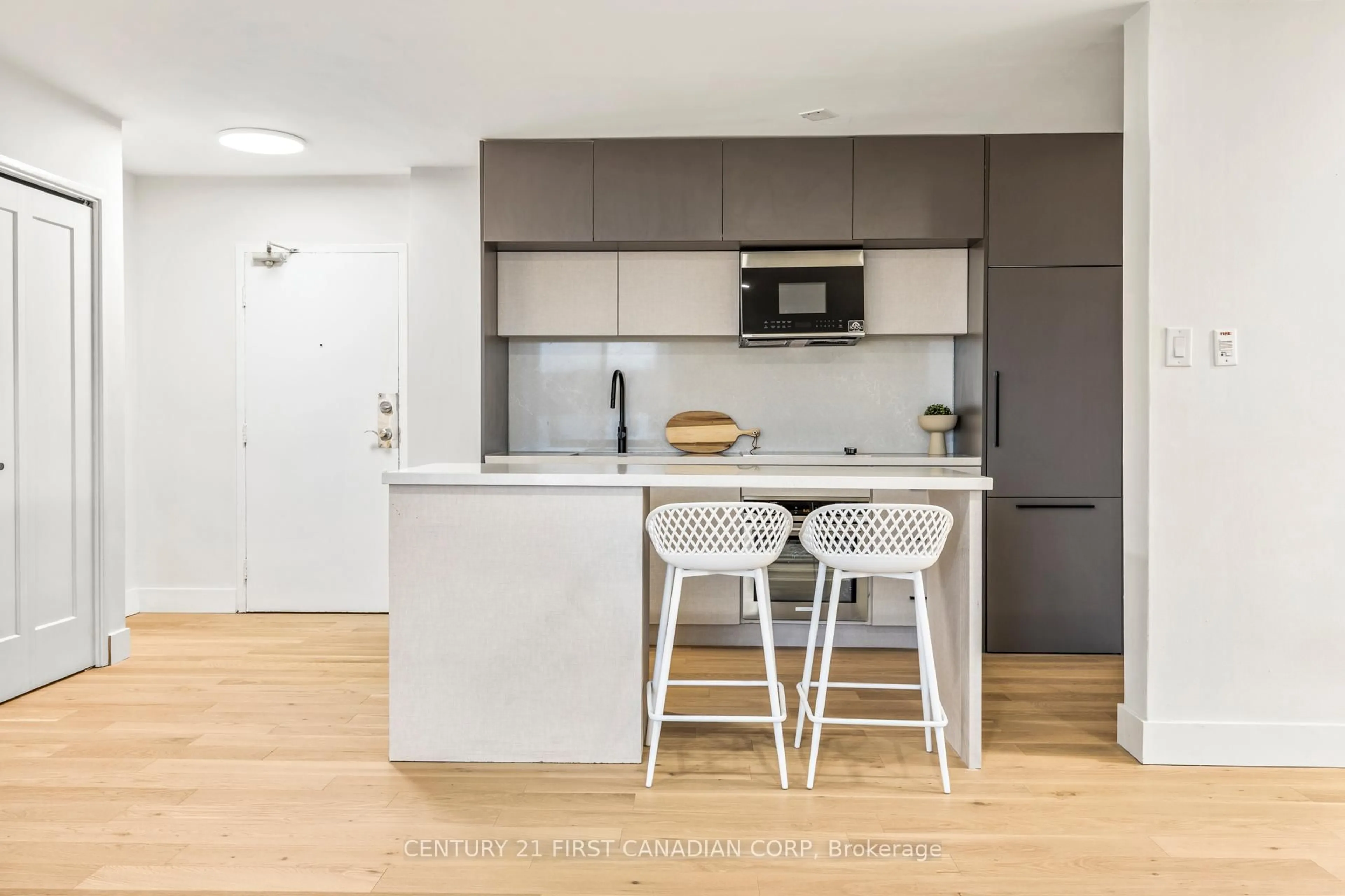 Unknown for 563 Mornington Ave #702, London East Ontario N5Y 4T8