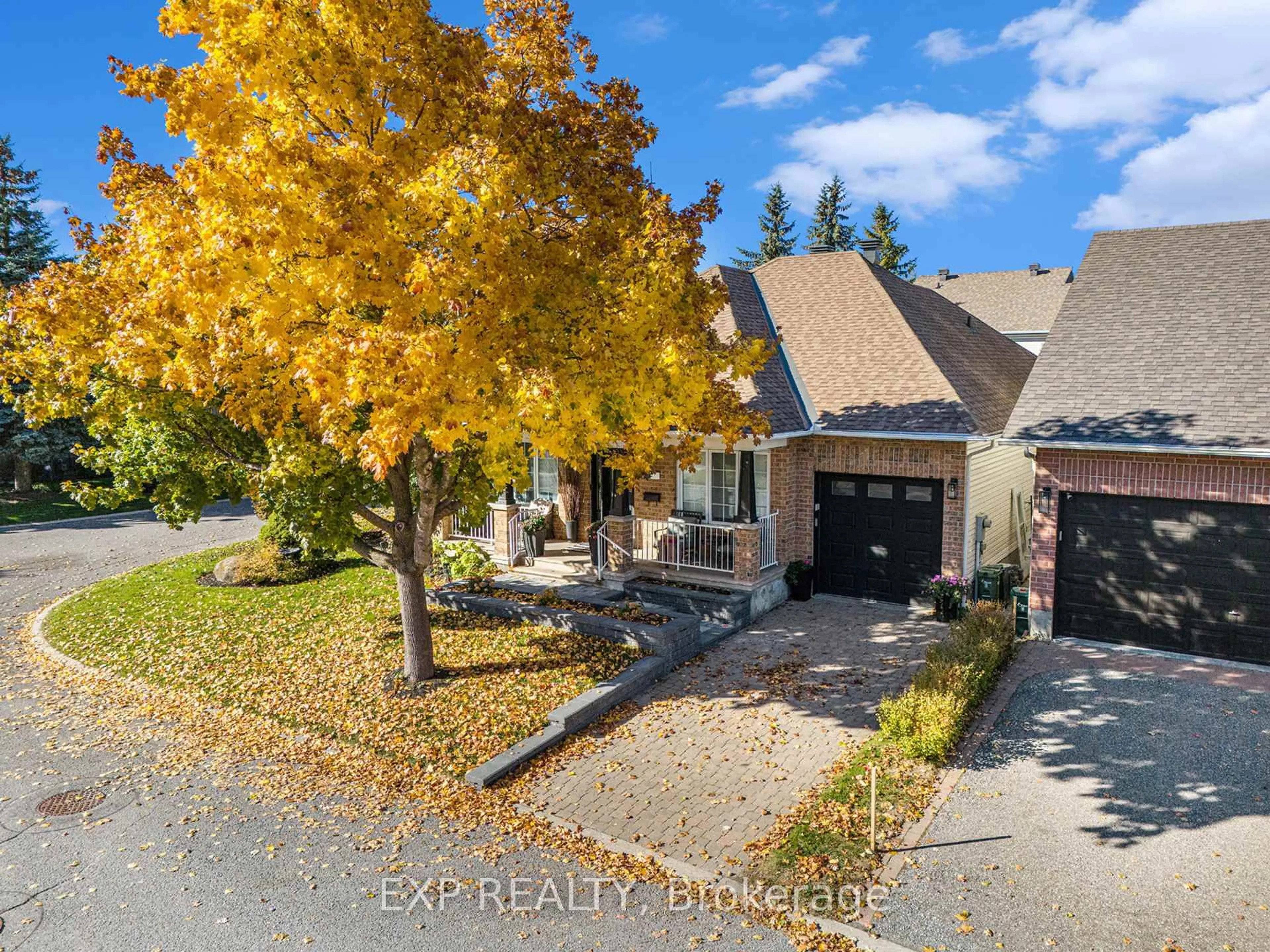 A pic from outside/outdoor area/front of a property/back of a property/a pic from drone, street for 17 Windchime Cres, Ottawa Ontario K2G 6J3