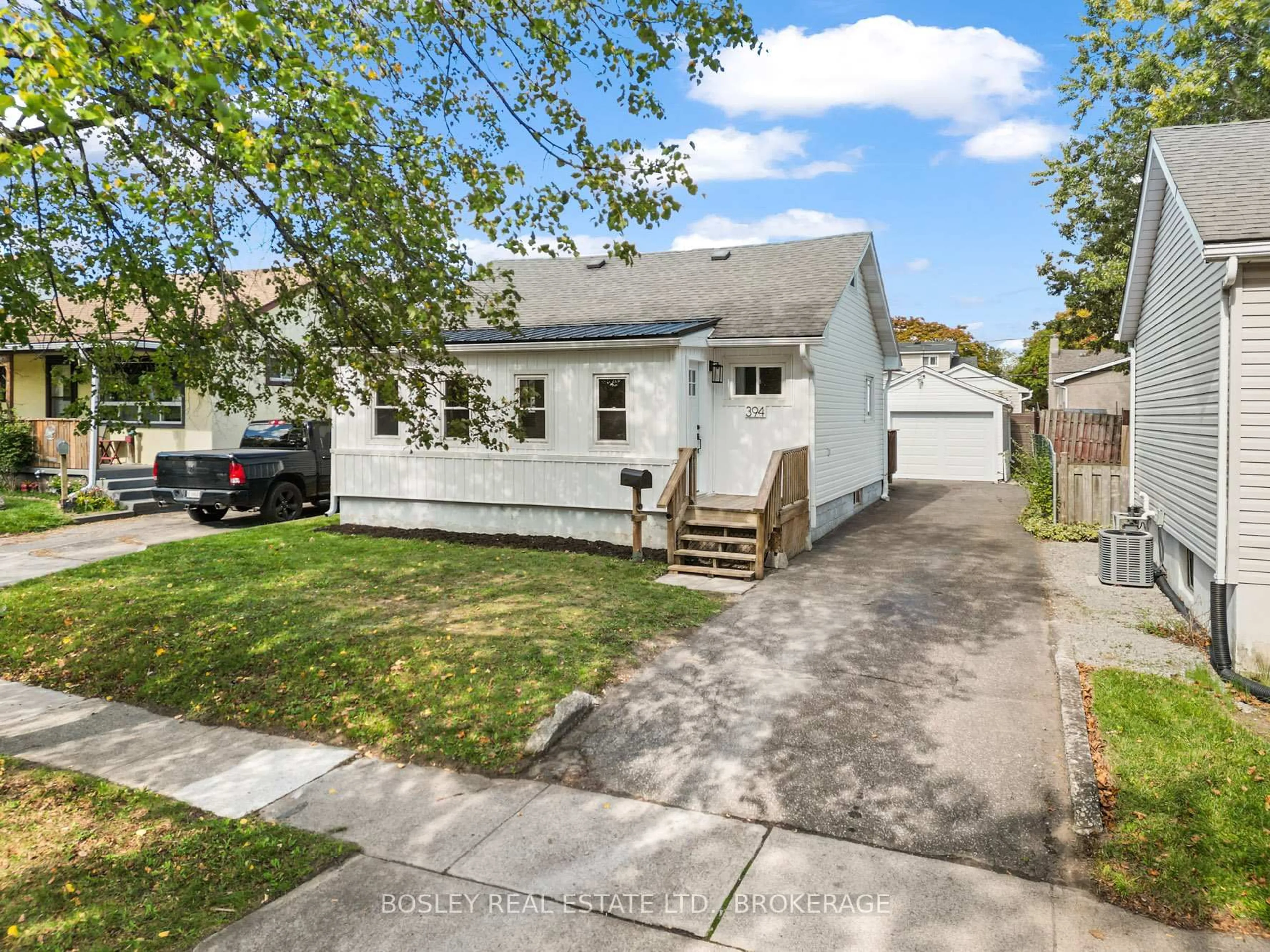 A pic from outside/outdoor area/front of a property/back of a property/a pic from drone, street for 394 FLEET St, Welland Ontario L3B 4X5