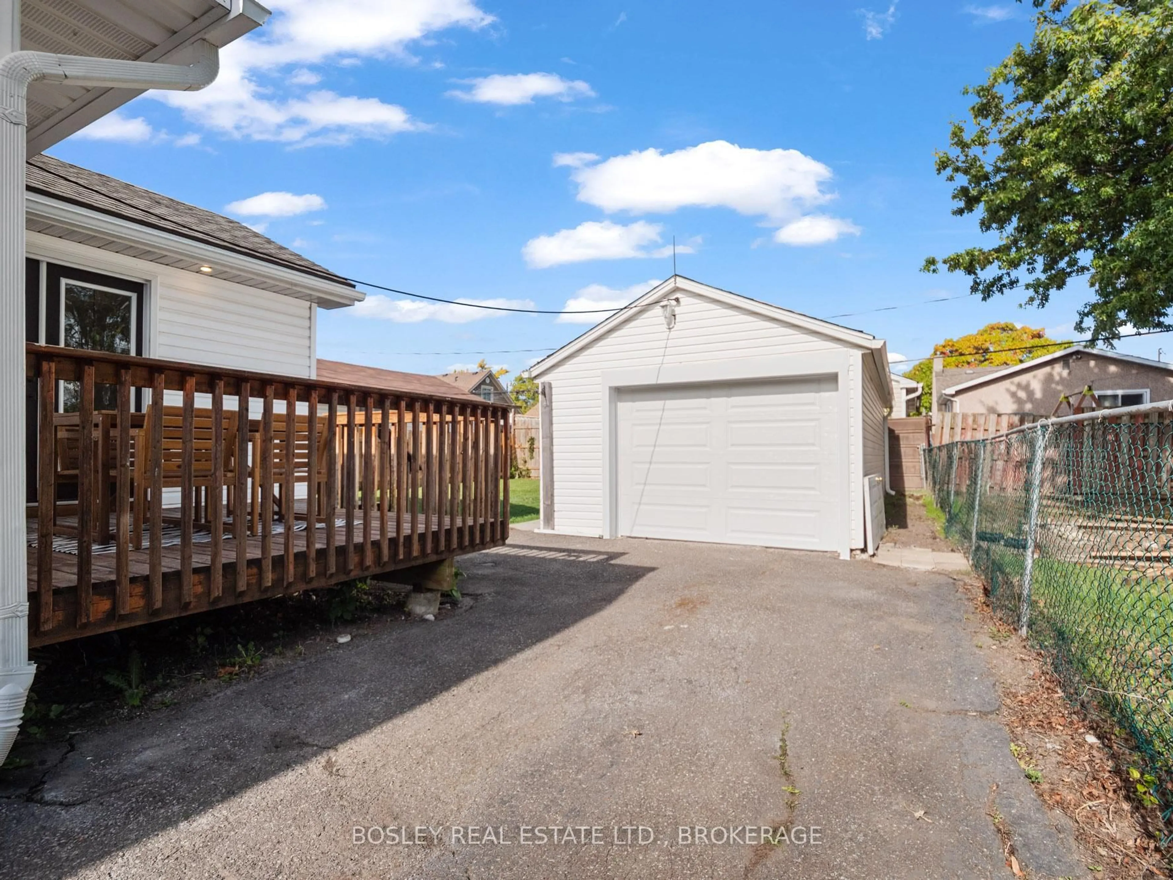 Unknown for 394 FLEET St, Welland Ontario L3B 4X5