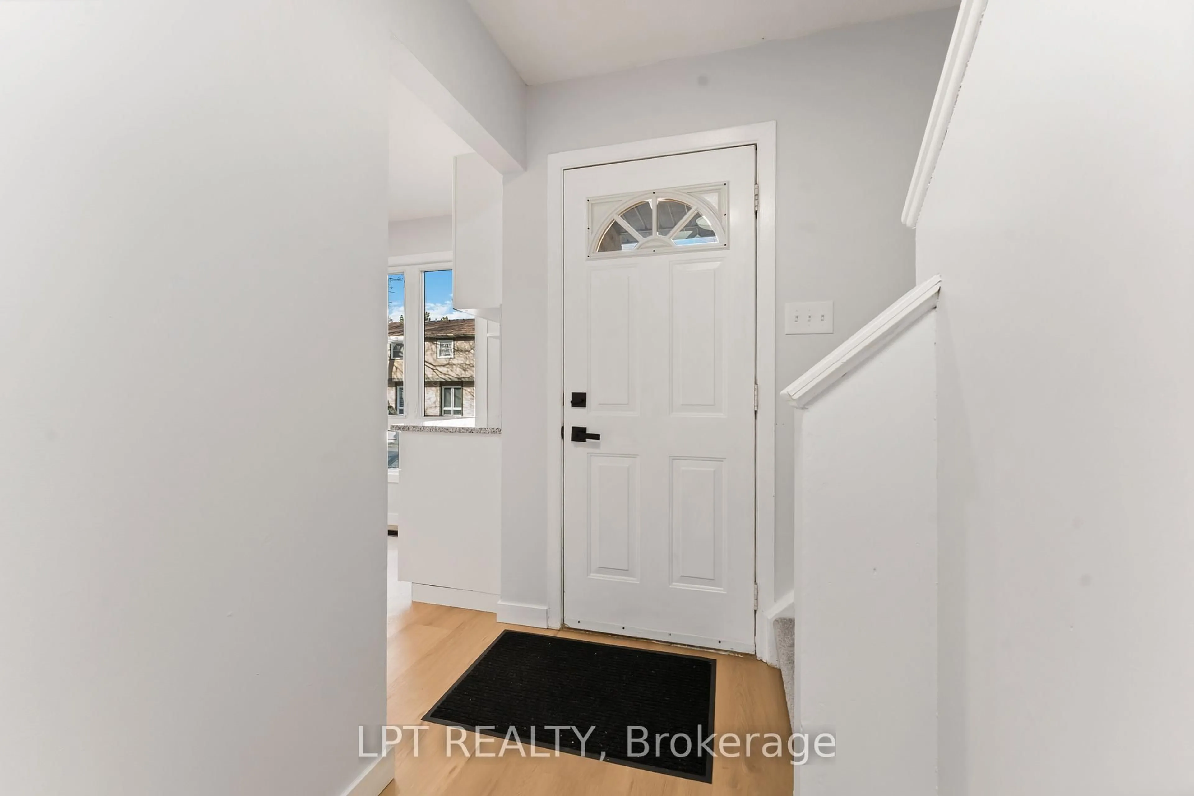 Indoor entryway for 1743 Trappist Lane #71, Ottawa Ontario K1C 1X7