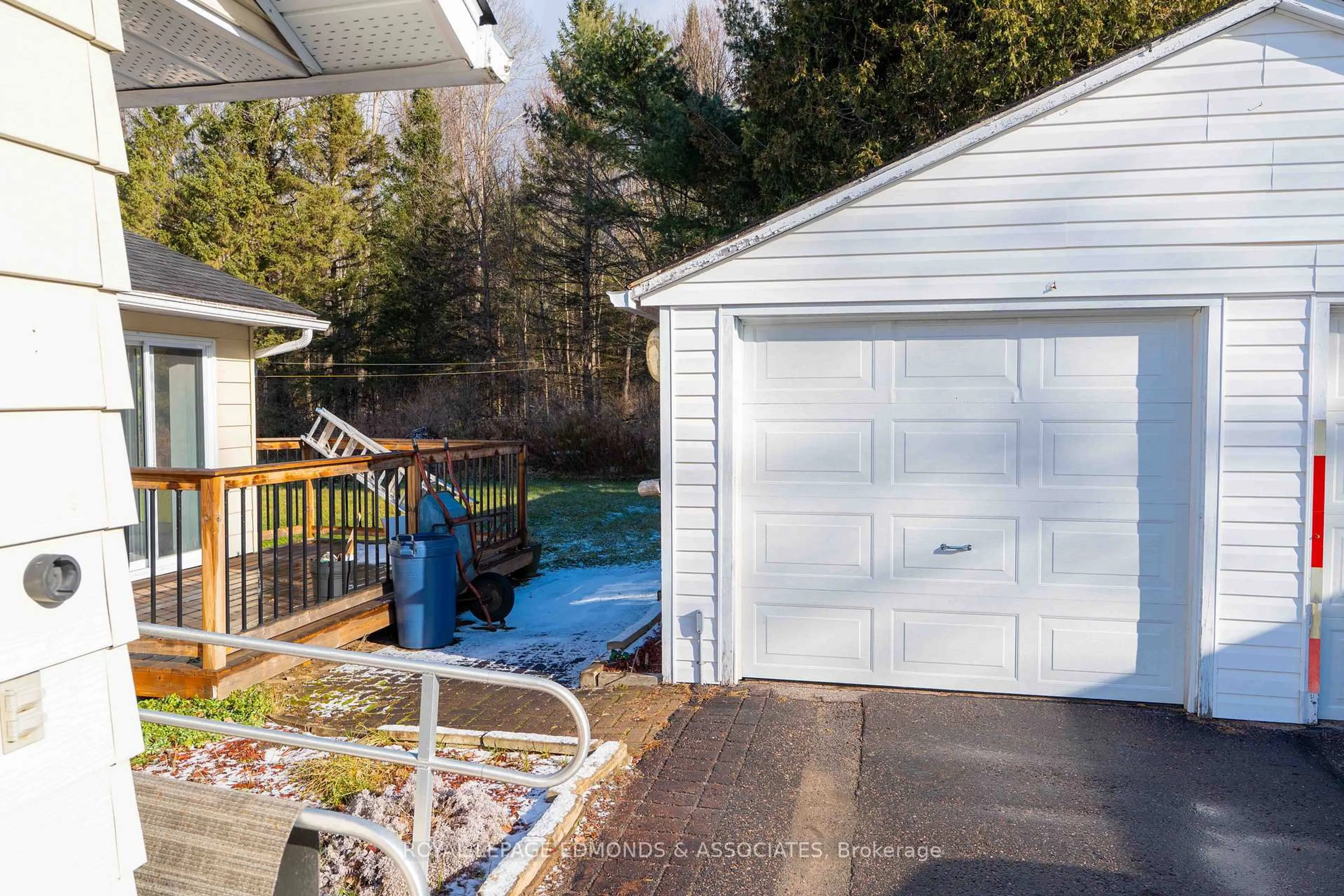 Indoor garage for 57 Beach Ave, Deep River Ontario K0J 1P0