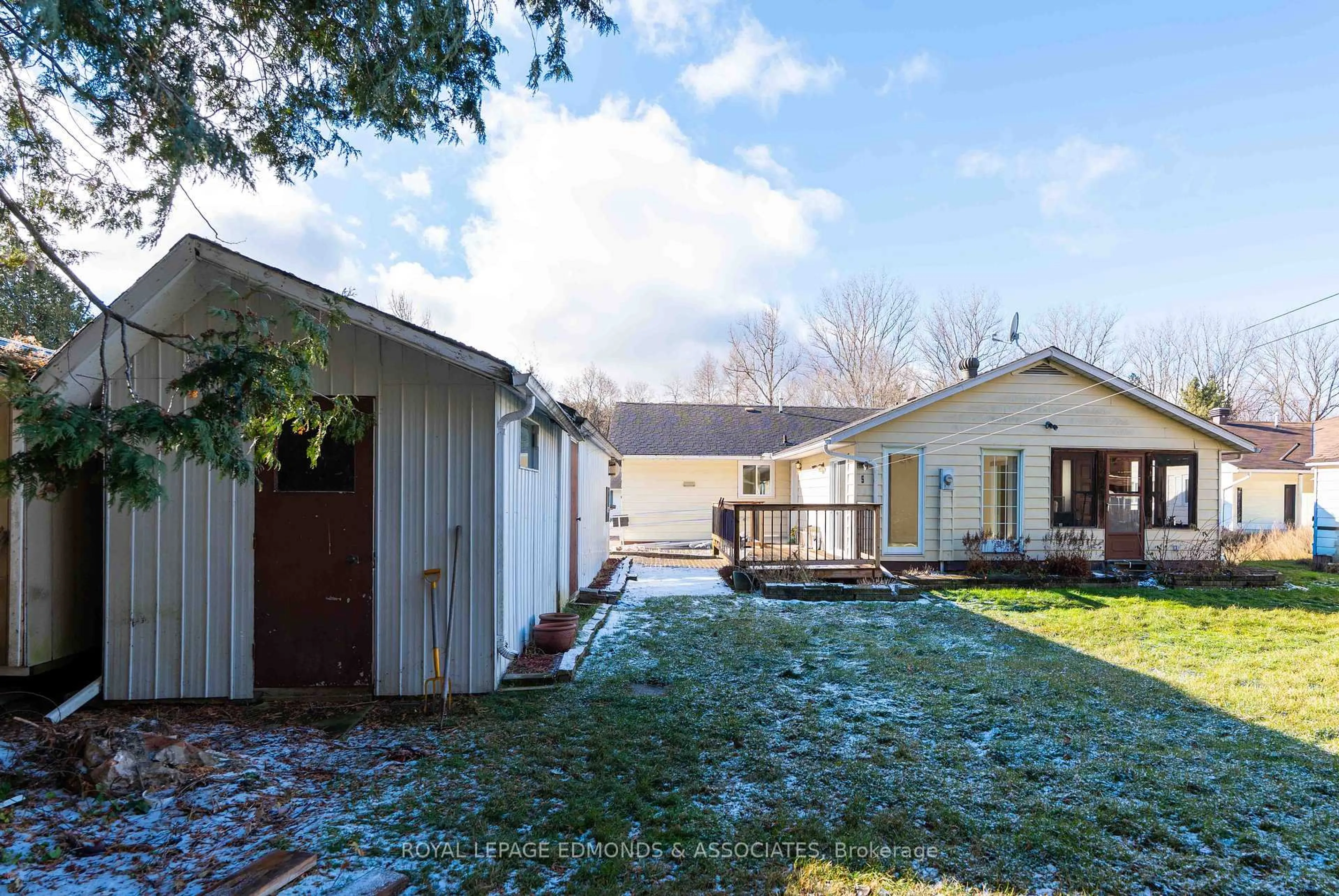 A pic from outside/outdoor area/front of a property/back of a property/a pic from drone, unknown for 57 Beach Ave, Deep River Ontario K0J 1P0