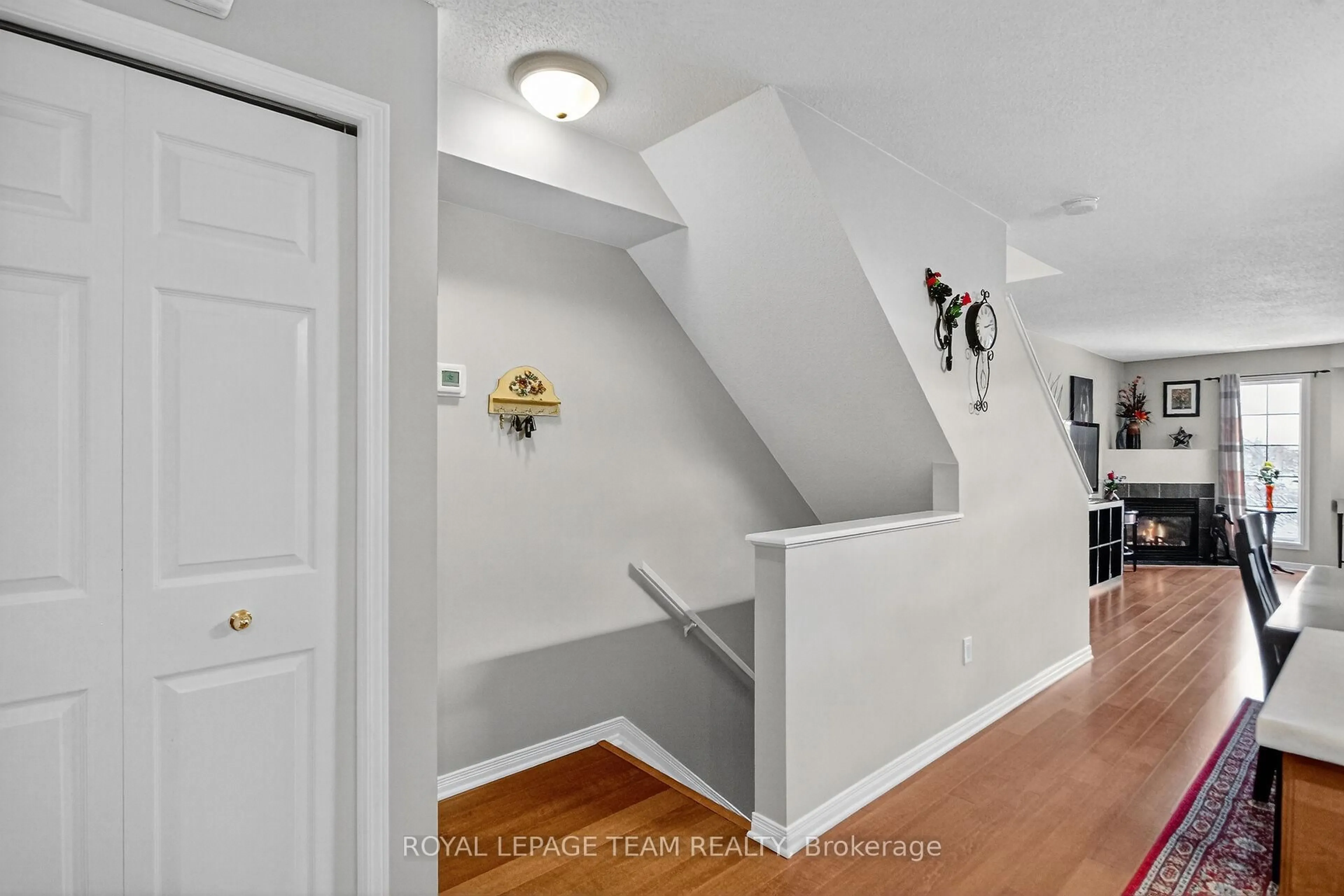 Indoor entryway for 144 Berrigan Dr, Ottawa Ontario K2J 0J4