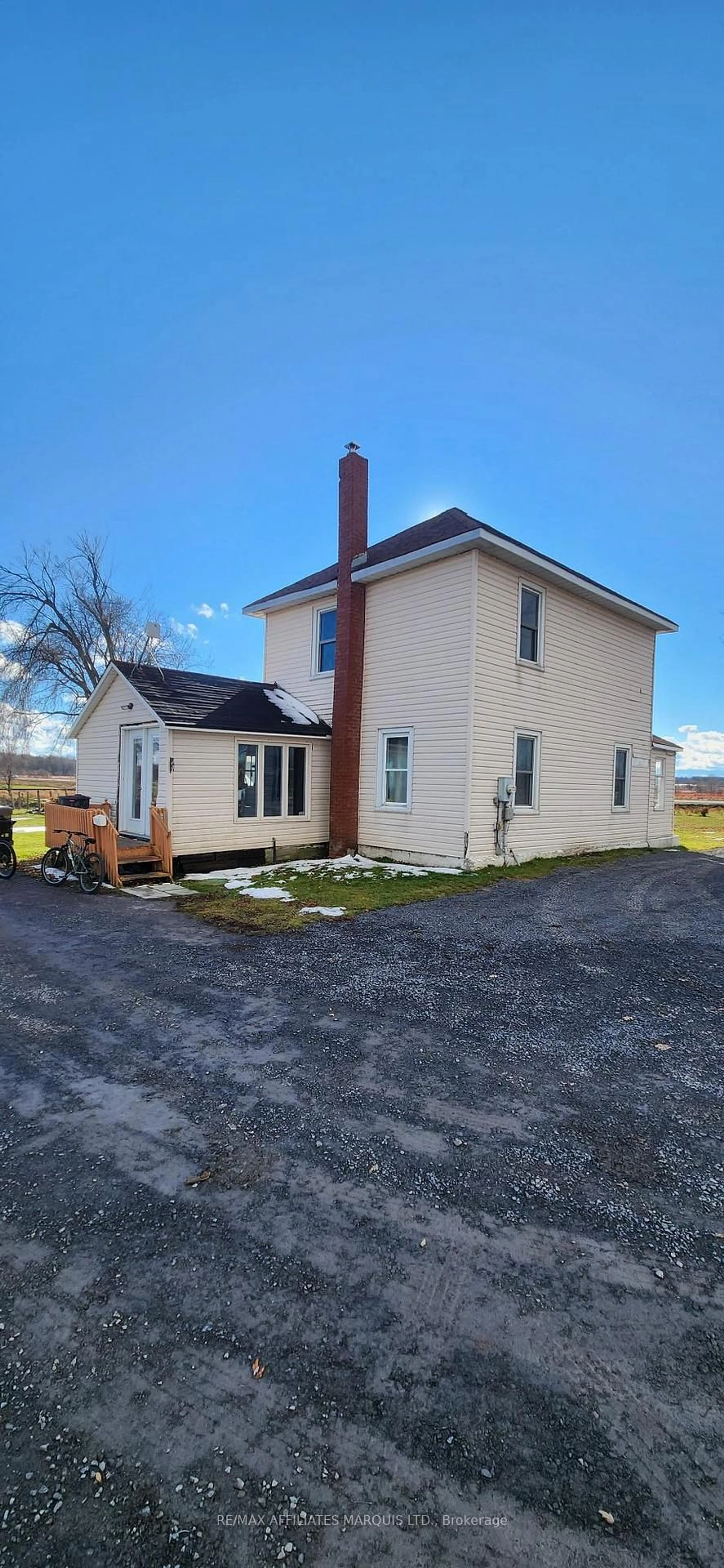 A pic from outside/outdoor area/front of a property/back of a property/a pic from drone, building for 2415 Hwy 138 Highway, North Stormont Ontario K0C 1W0