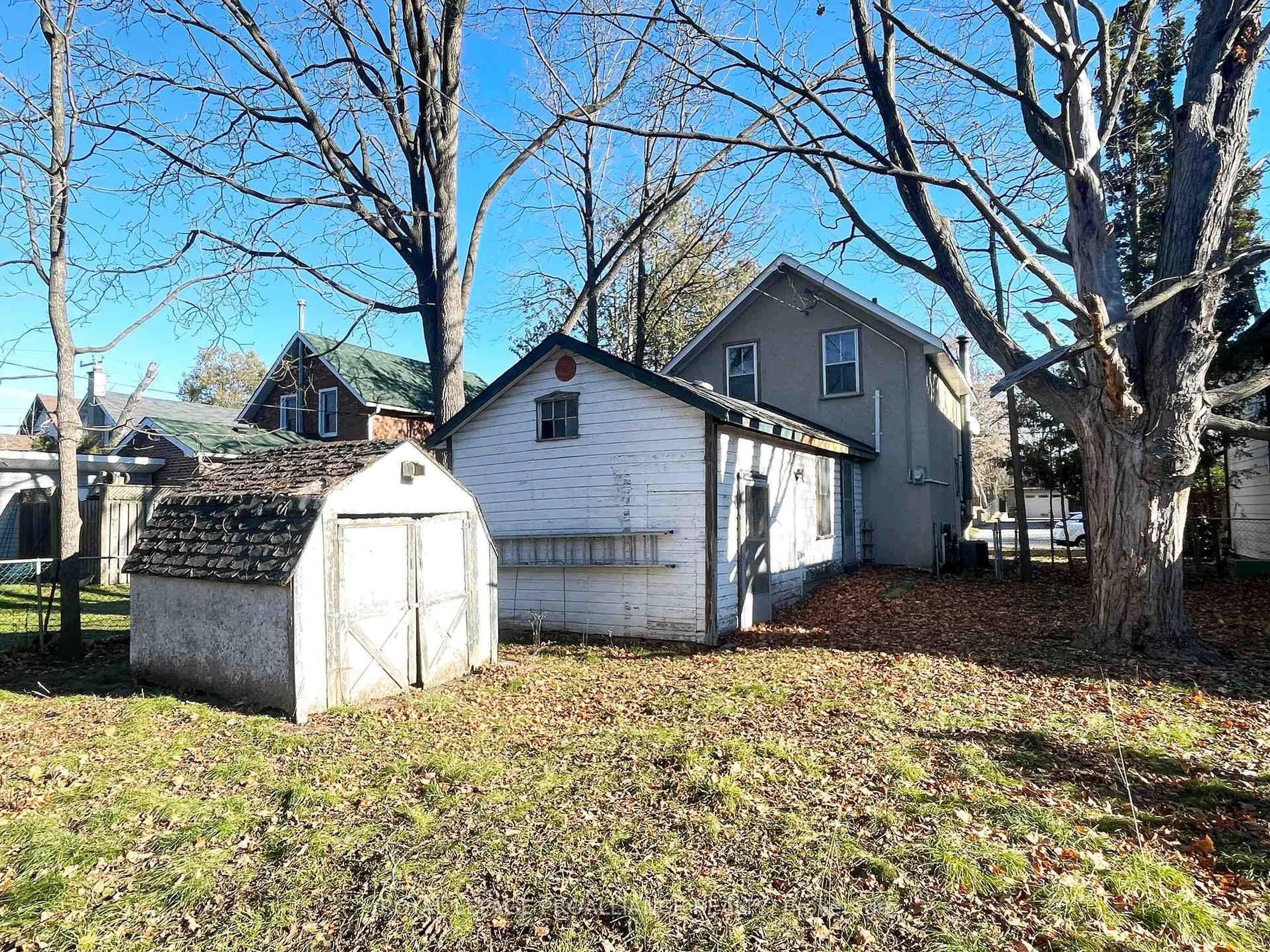 Shed for 633 Rogers St, Peterborough Ontario K9H 1X9