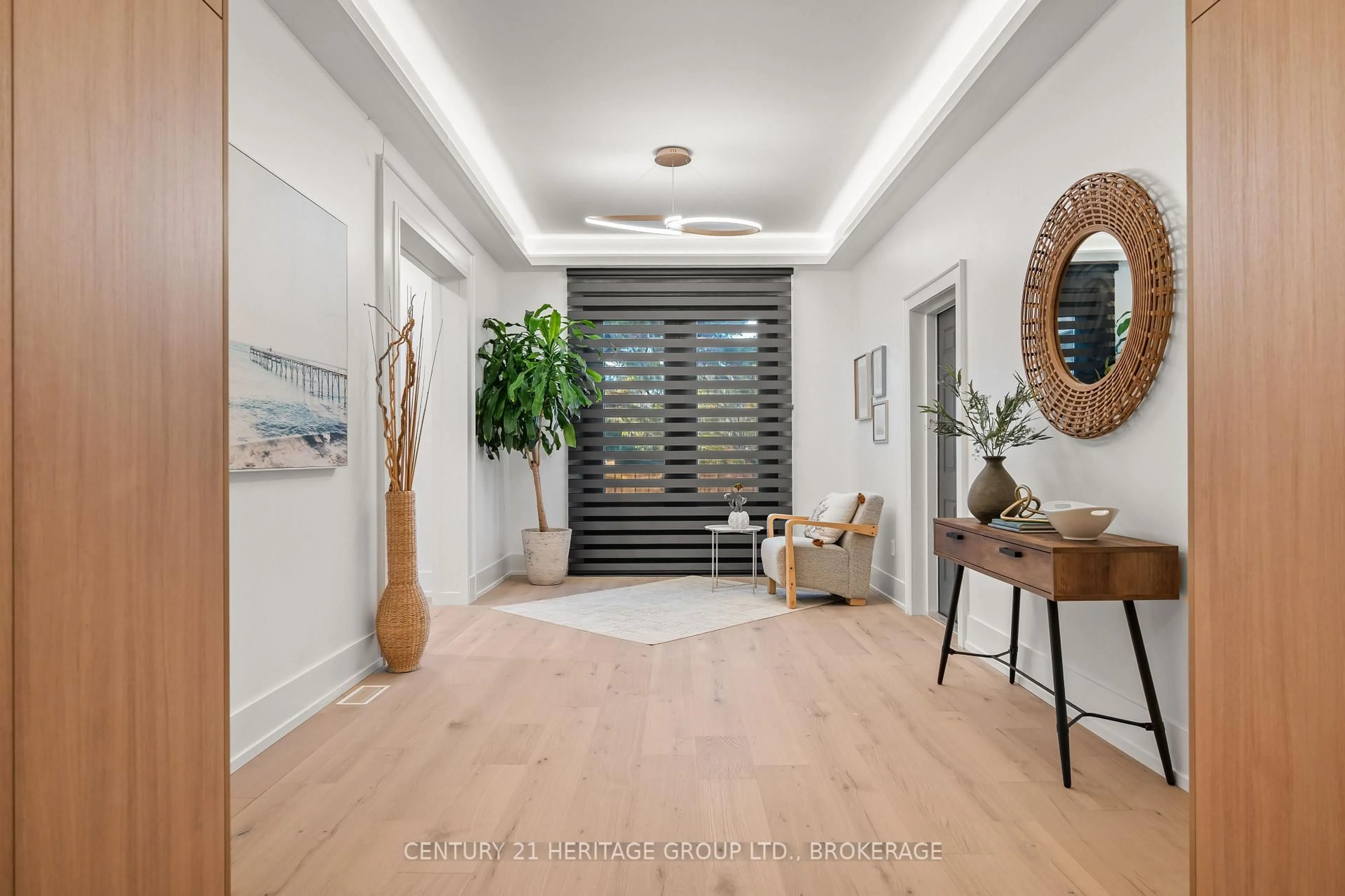 Indoor entryway for 3 Windsor St, Kingston Ontario K7M 4K4