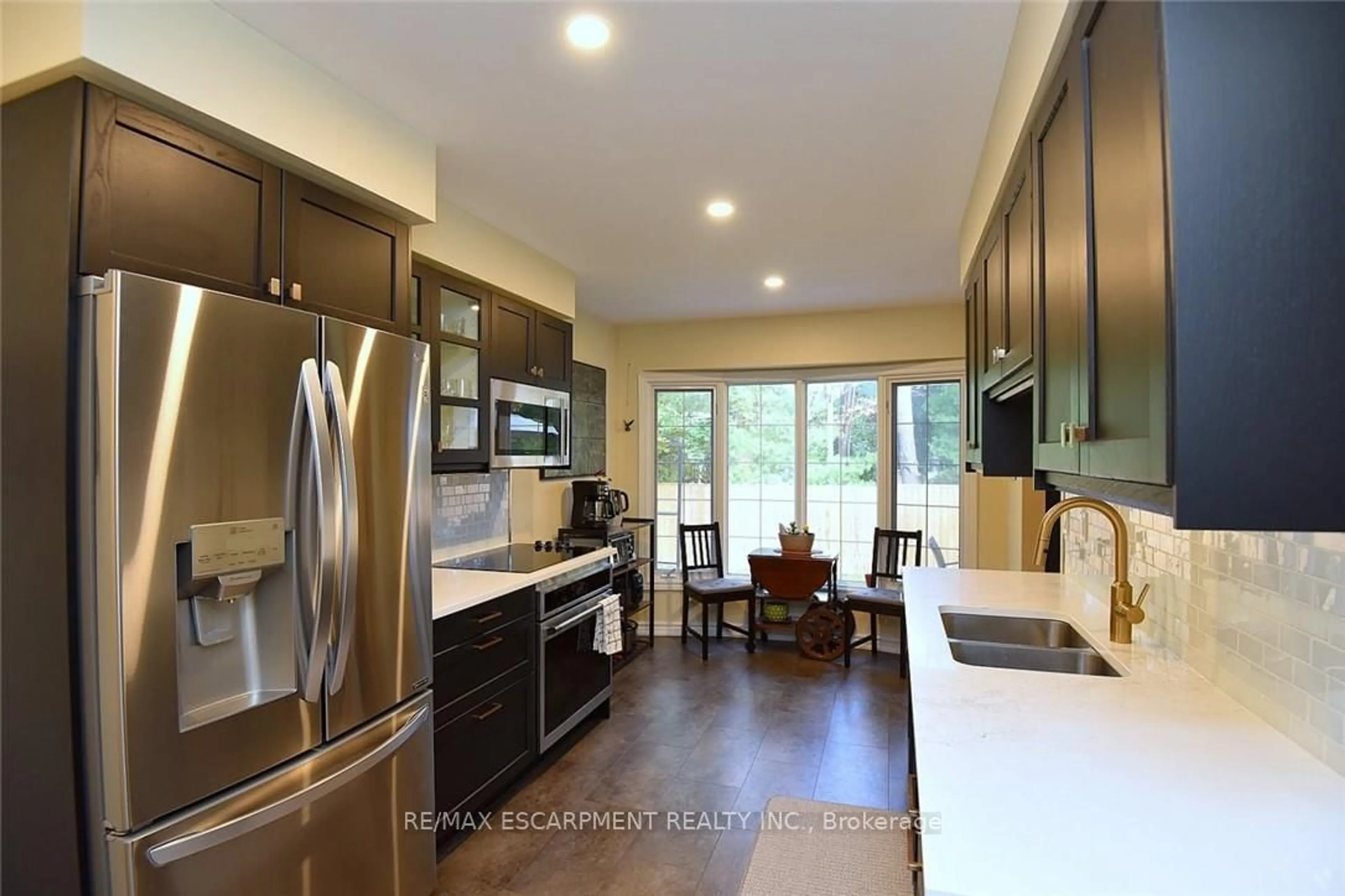 Contemporary kitchen, ceramic/tile floor for 175 Fiddlers Green Rd #59, Hamilton Ontario L9G 4X7