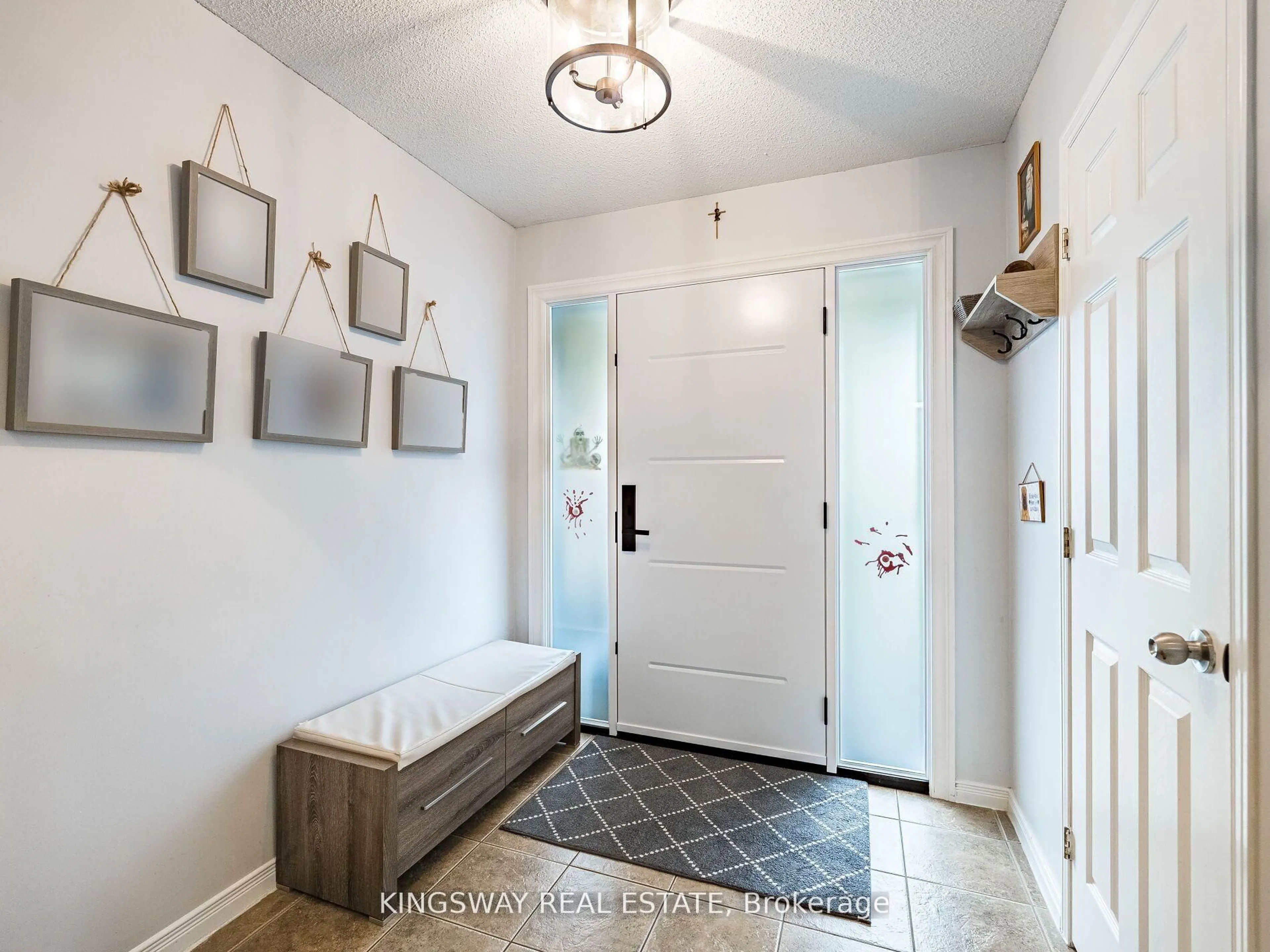 Indoor entryway for 278 Southbrook Dr, Hamilton Ontario L0R 1C0