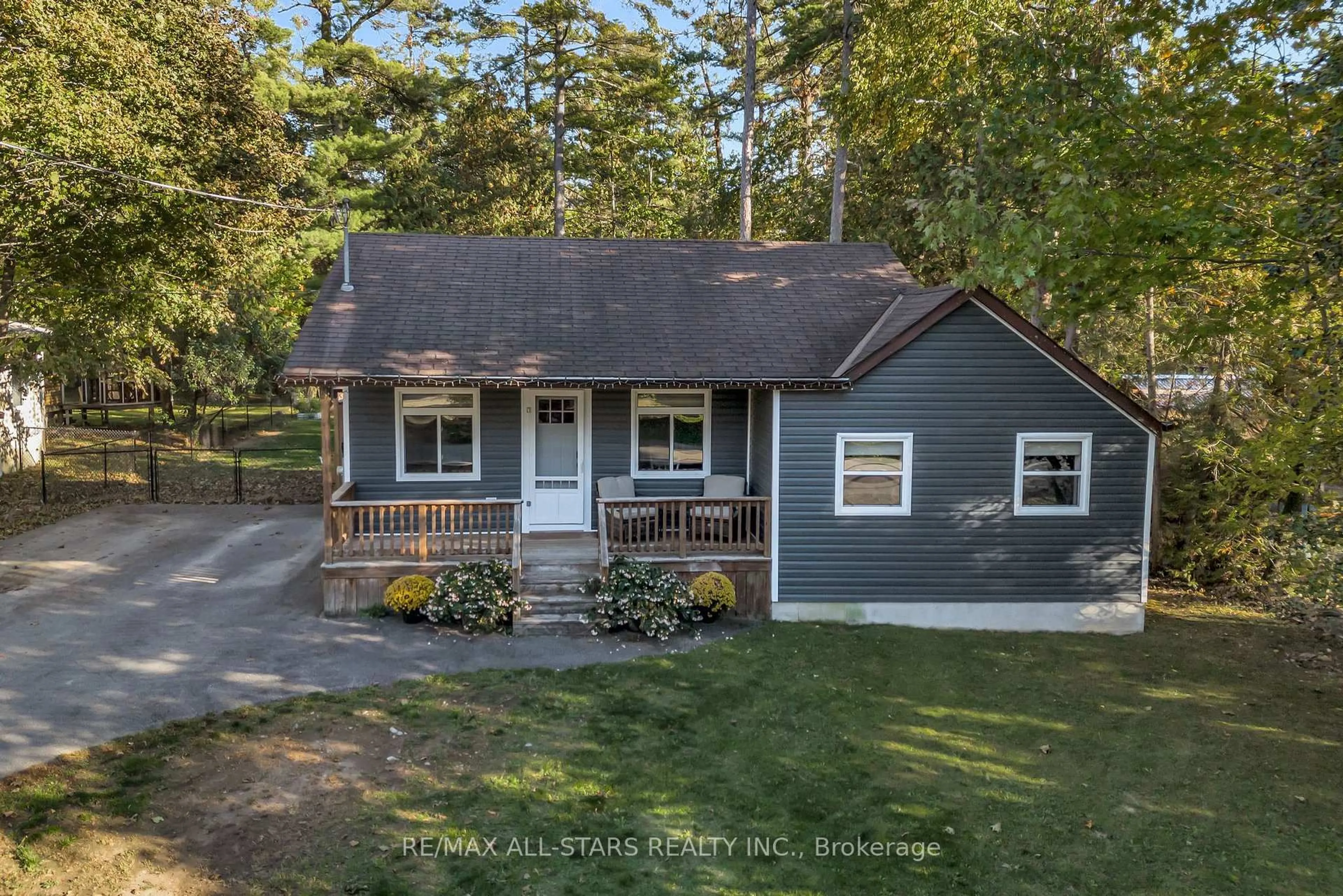 A pic from outside/outdoor area/front of a property/back of a property/a pic from drone, street for 16 Parkhill Dr, Kawartha Lakes Ontario K0M 1N0