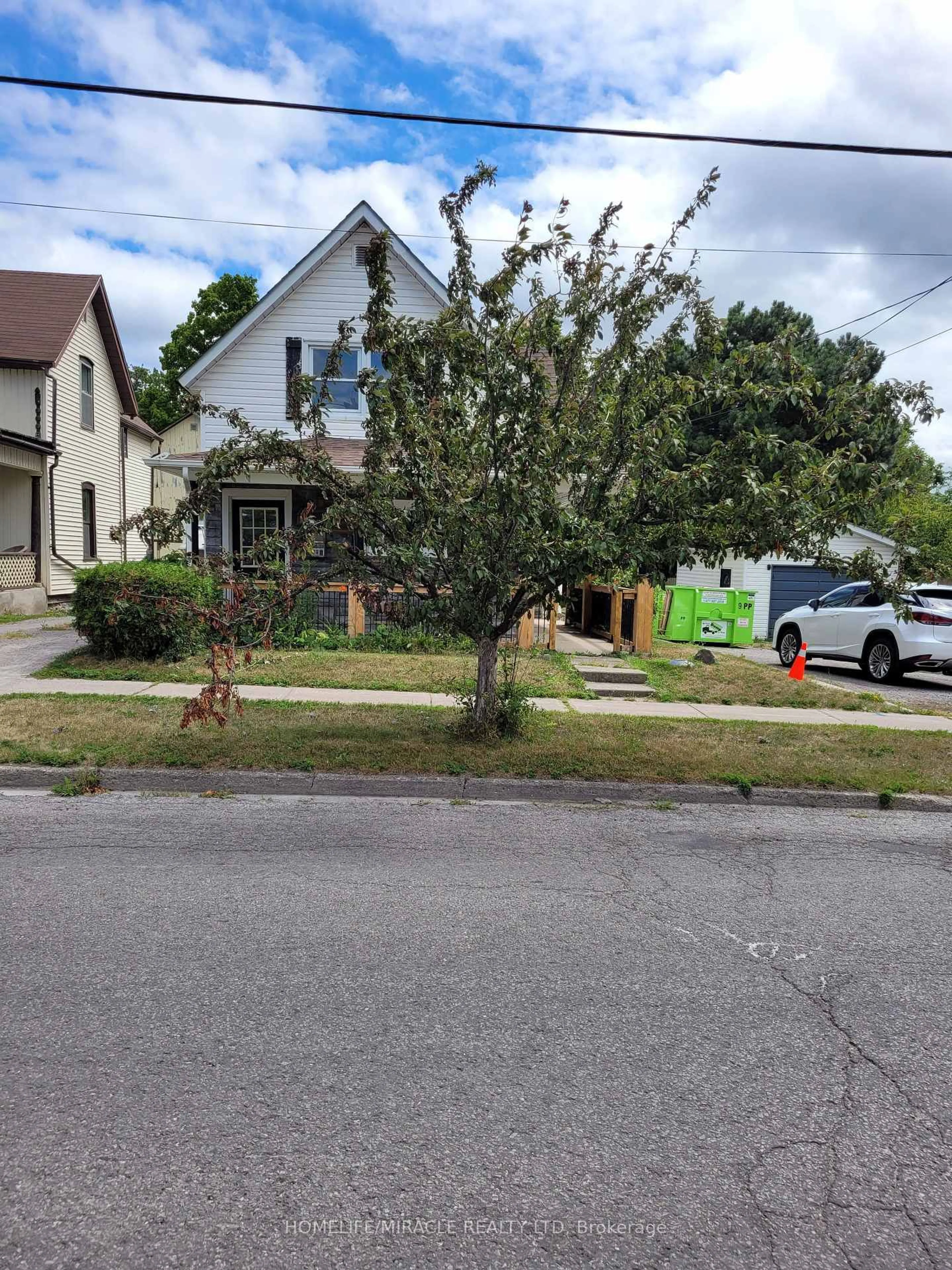 Unknown for 15 Francis St, Quinte West Ontario K8V 1S4