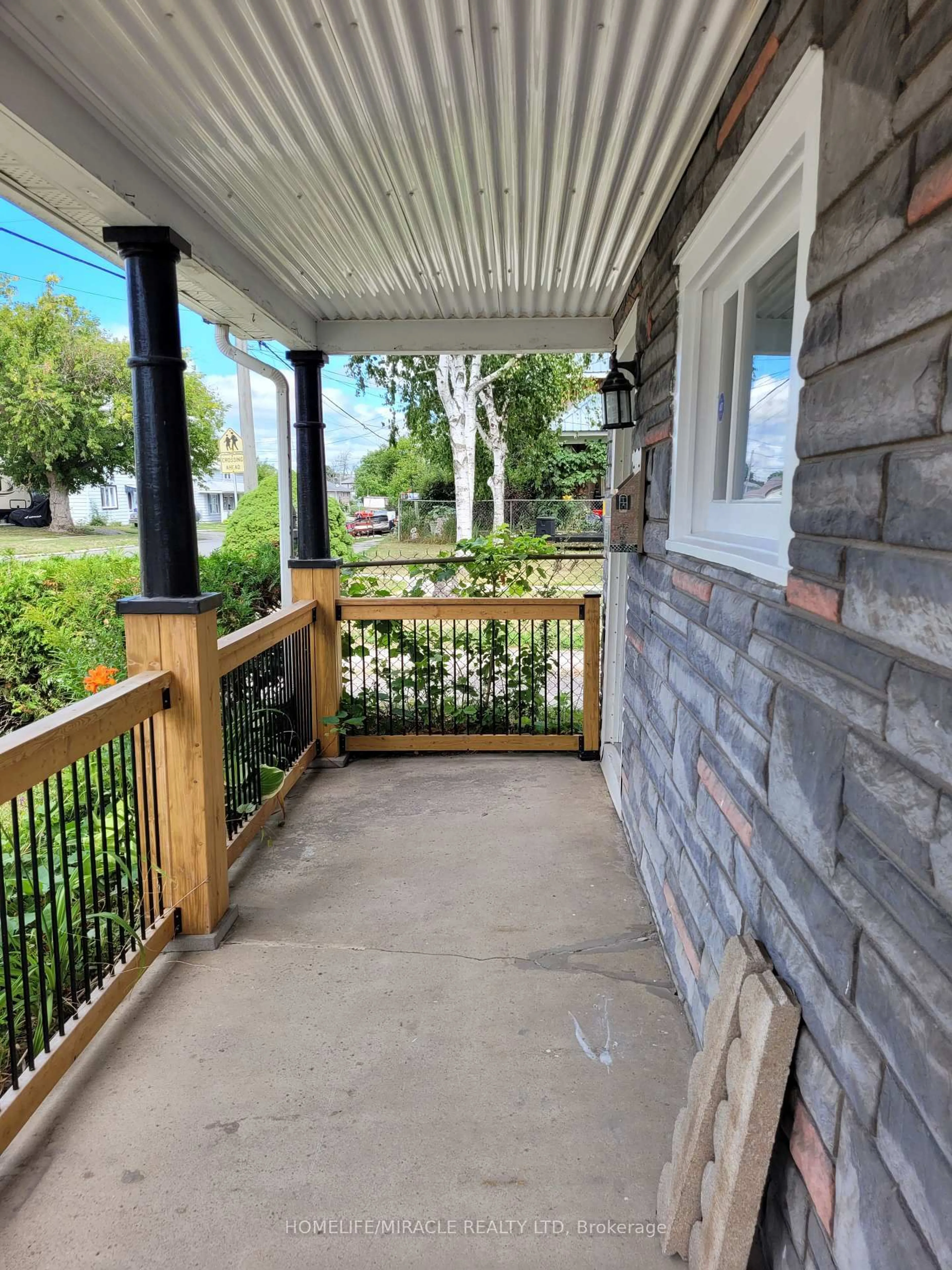 Patio, street for 15 Francis St, Quinte West Ontario K8V 1S4