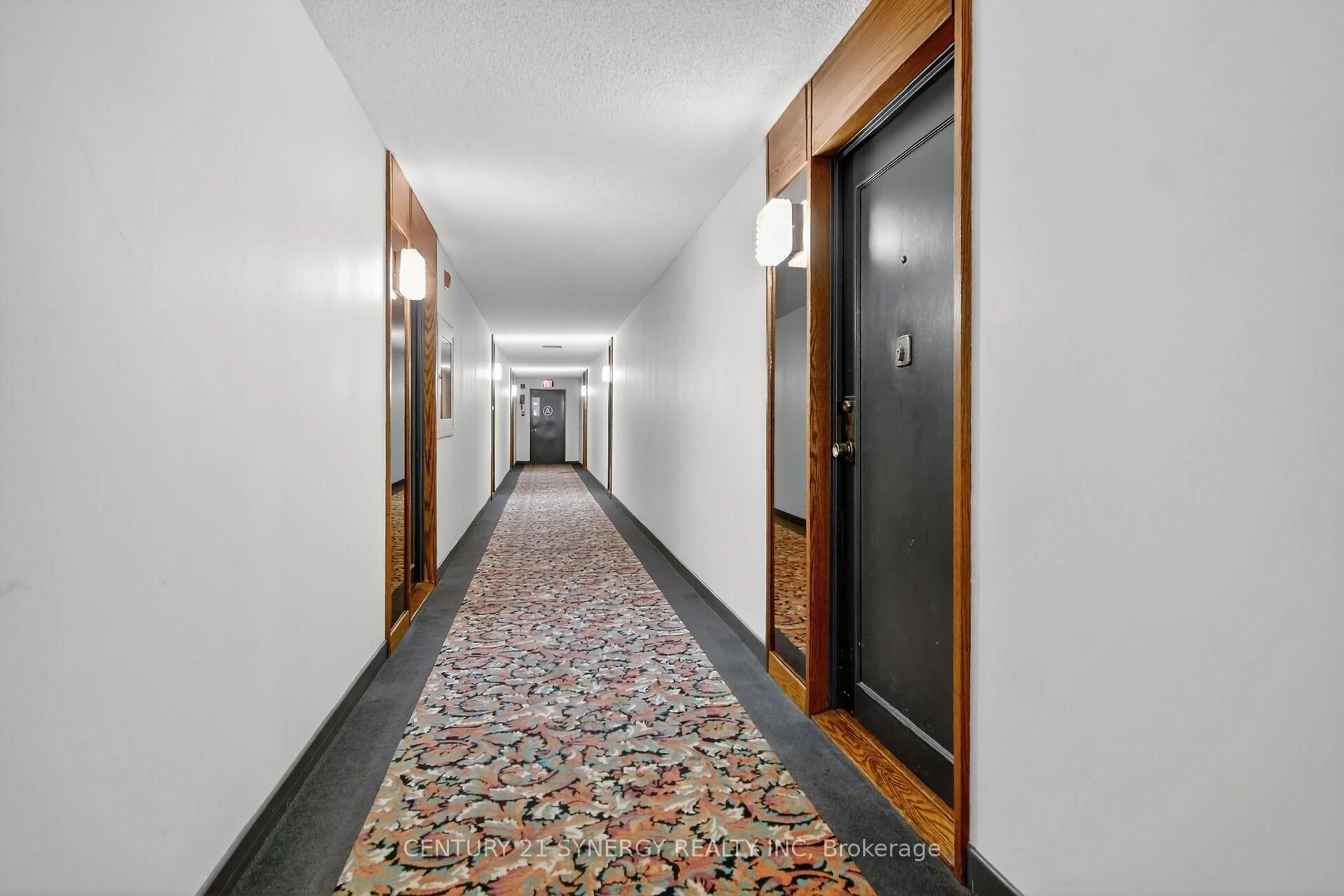 Indoor foyer for 1285 Cahill Dr #1704, Ottawa Ontario K1V 9A7