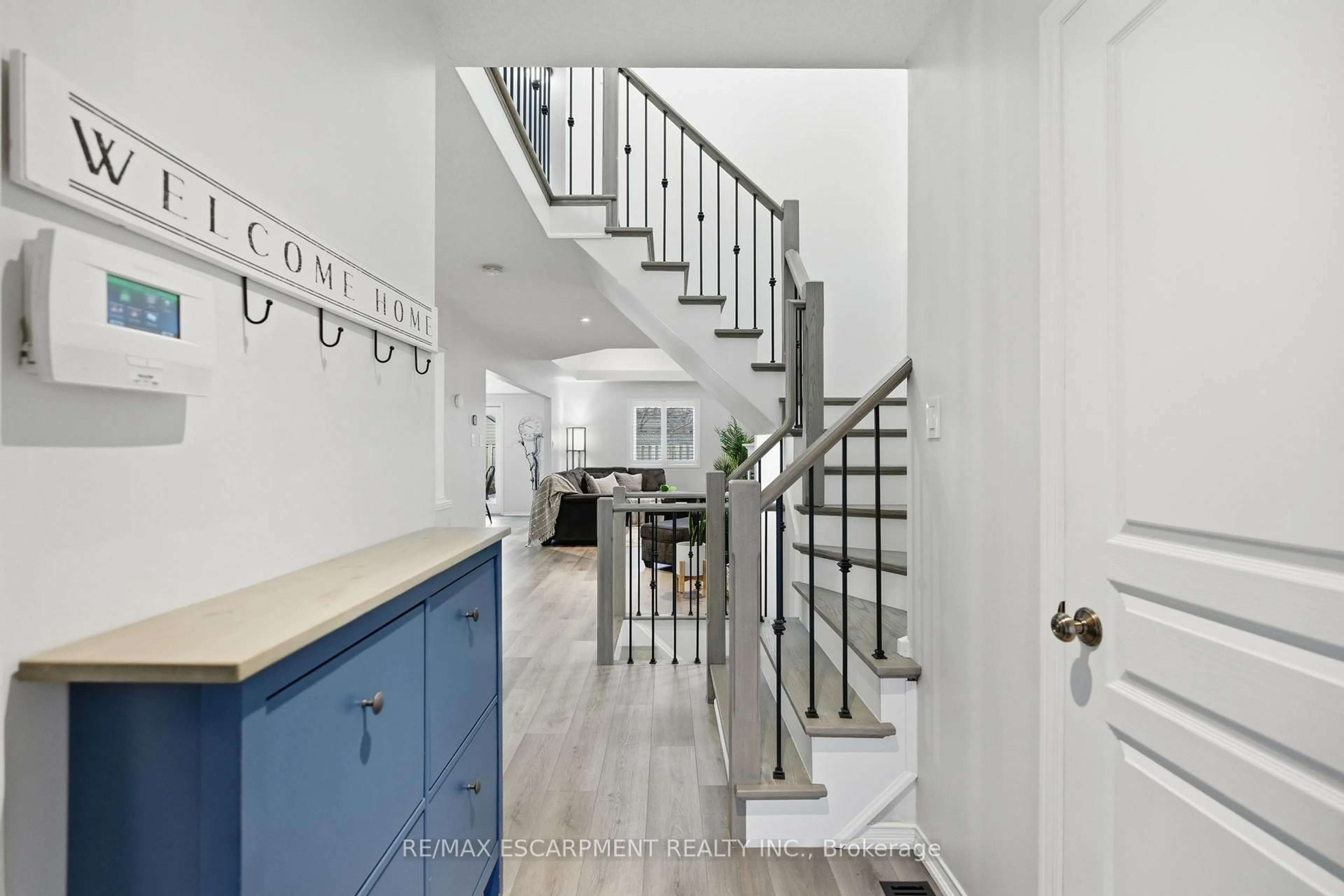 Indoor entryway for 157 Braithwaite Ave, Hamilton Ontario L9G 5A3