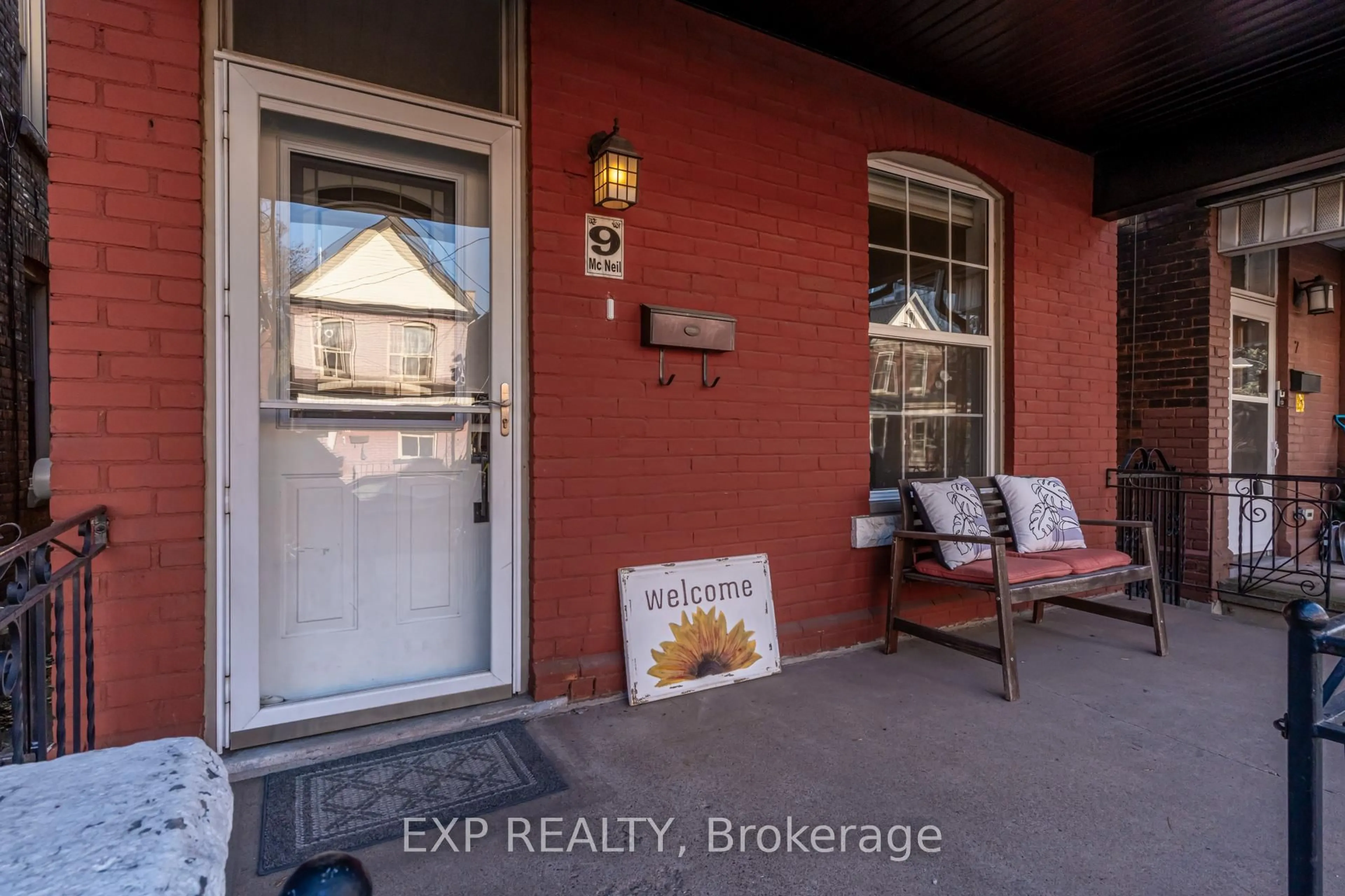 Indoor entryway for 9 McNeil St, Hamilton Ontario L8R 2C3