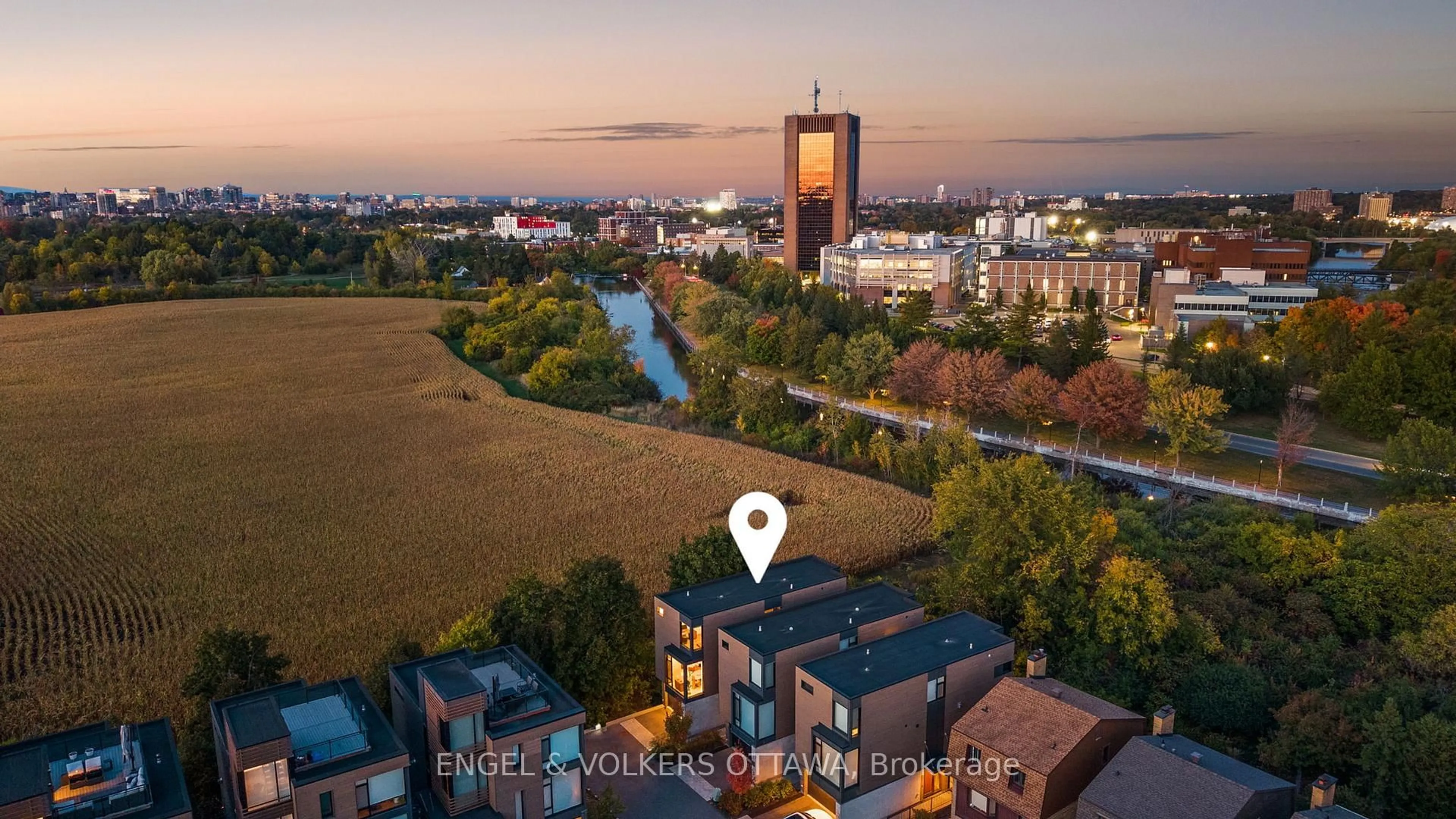 A pic from outside/outdoor area/front of a property/back of a property/a pic from drone, city buildings view from balcony for 127 Peridot Private, Ottawa Ontario K2C 3M3