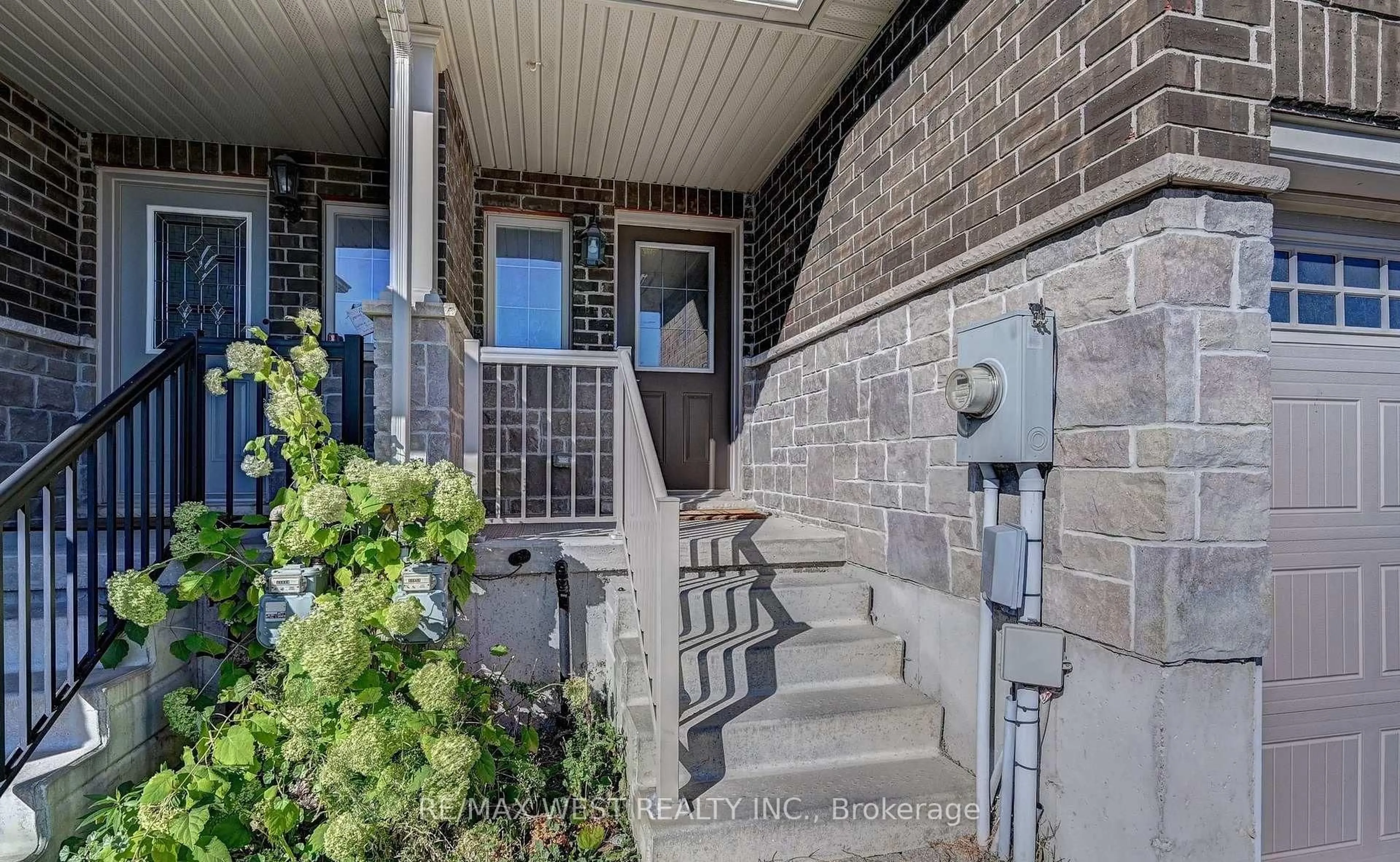 Unknown for 21 Machado St, Kitchener Ontario N2R 0C1