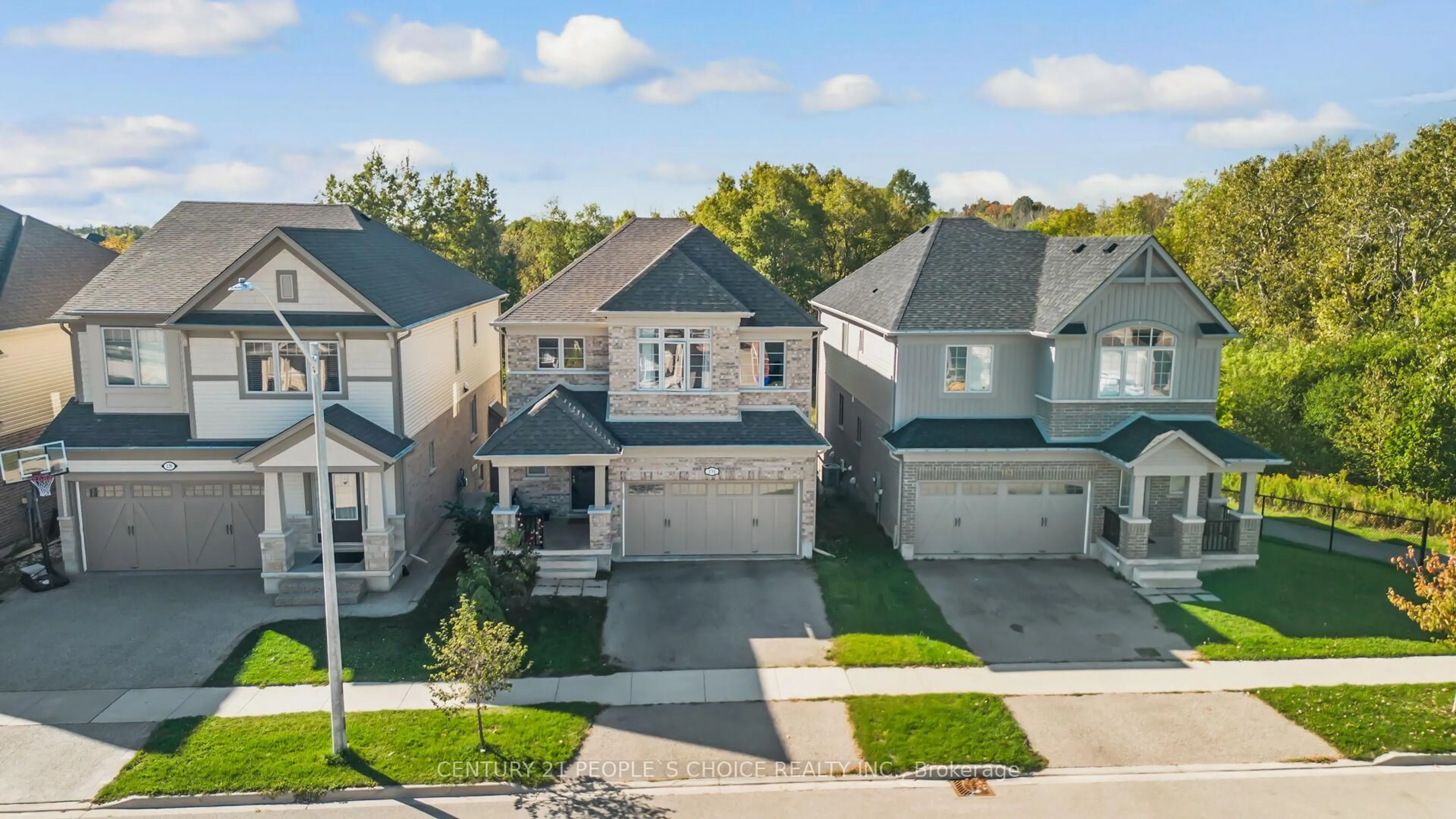 A pic from outside/outdoor area/front of a property/back of a property/a pic from drone, street for 131 Steeplechase Way, Waterloo Ontario N2K 0E7