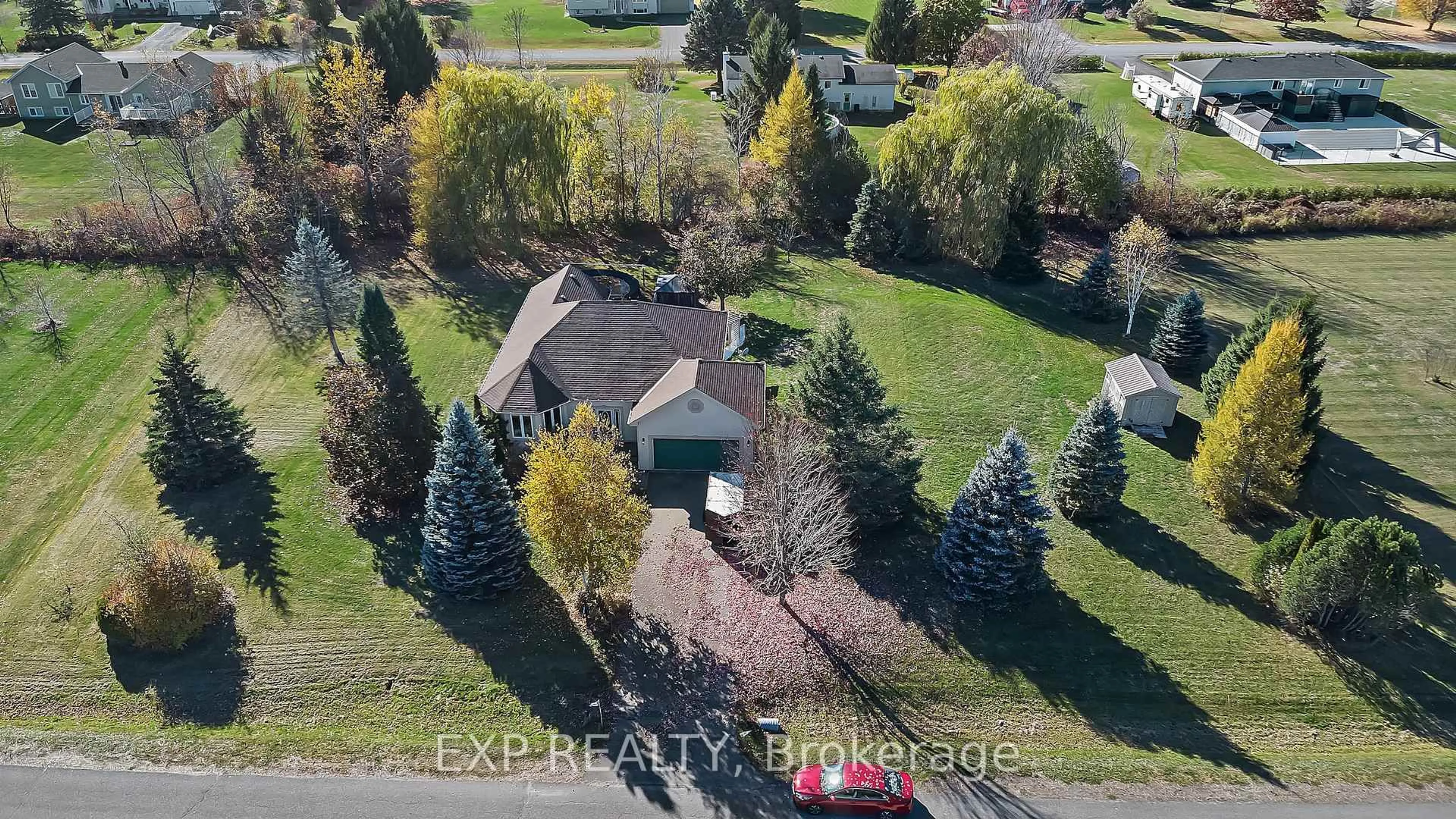 A pic from outside/outdoor area/front of a property/back of a property/a pic from drone, street for 60 PIONEER Dr, North Grenville Ontario K0G 1J0