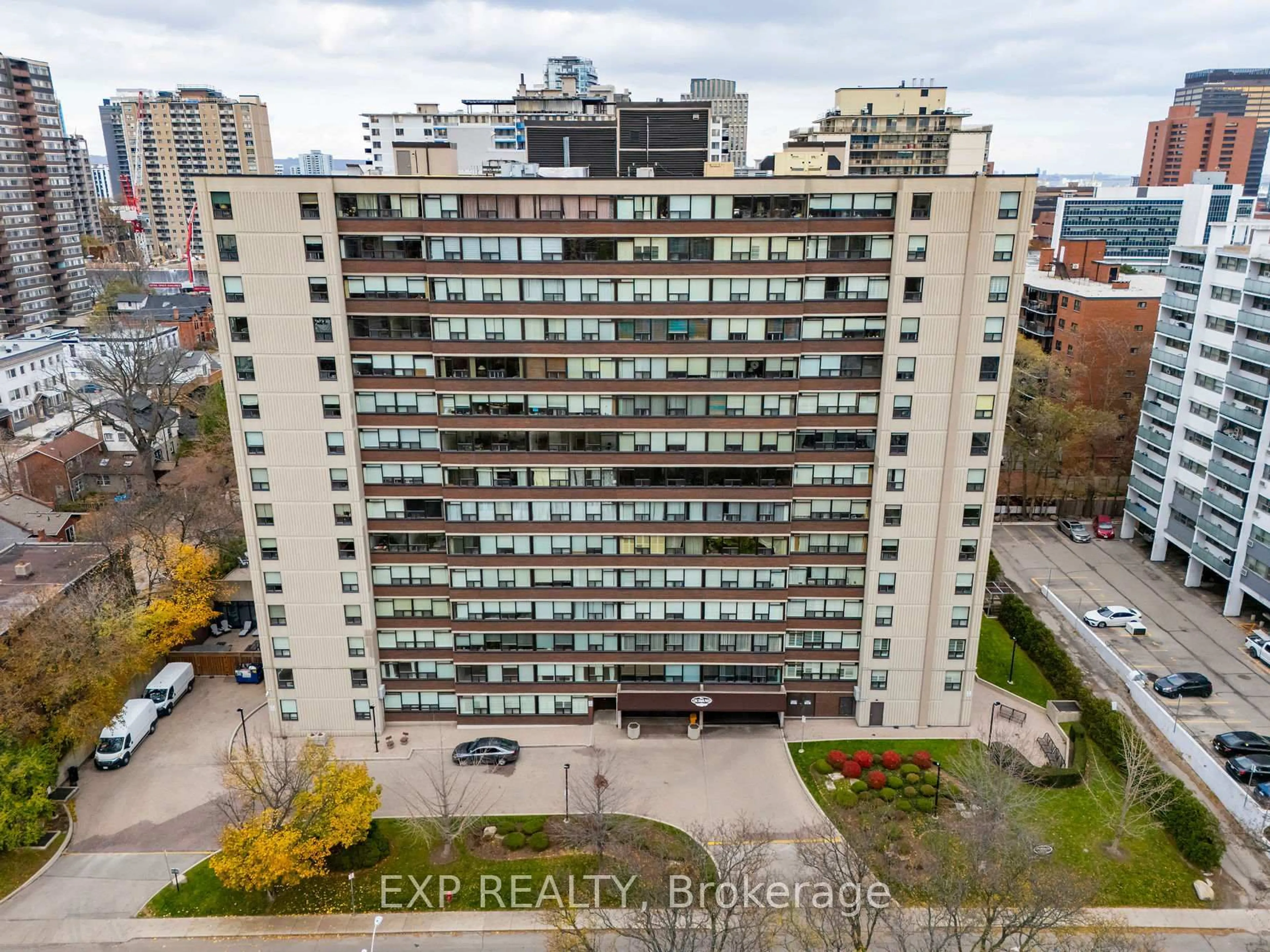 A pic from outside/outdoor area/front of a property/back of a property/a pic from drone, city buildings view from balcony for 120 DUKE St #1506, Hamilton Ontario L8P 4T1
