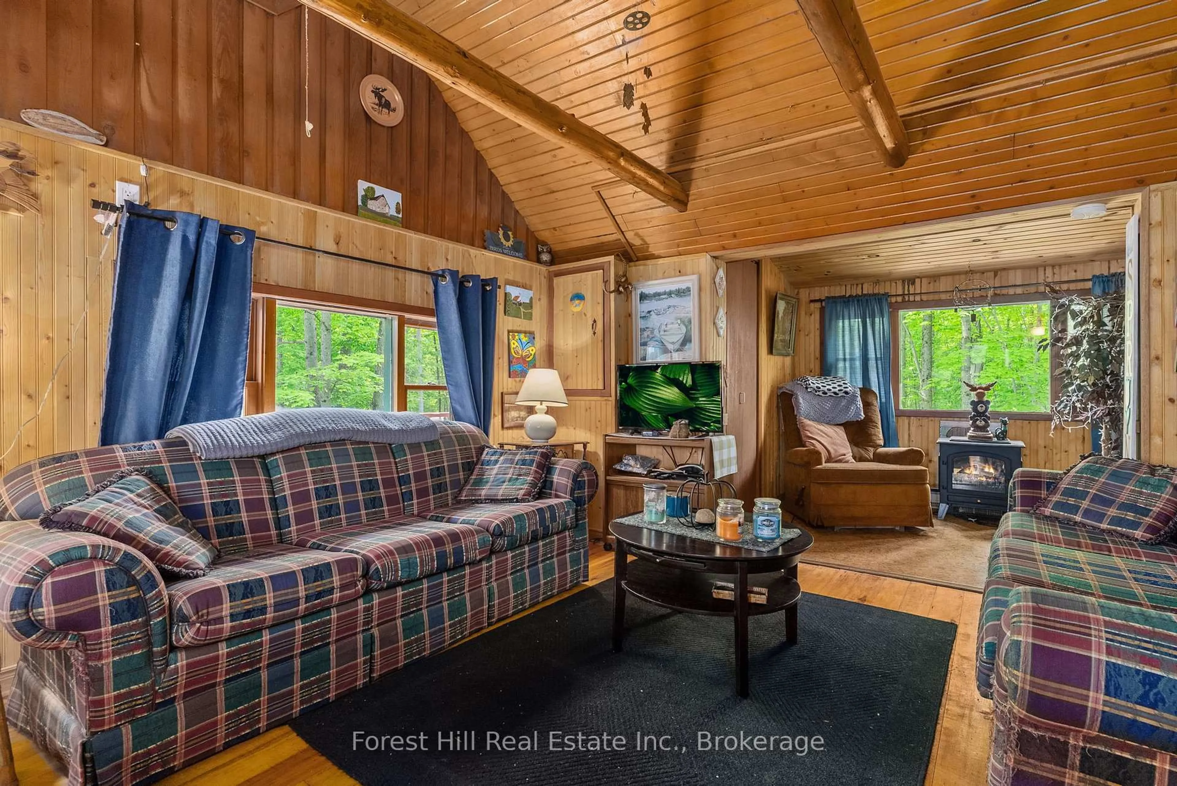 Living room with furniture, unknown for 1067 West Black Lake Rd, Muskoka Lakes Ontario P0C 1M0