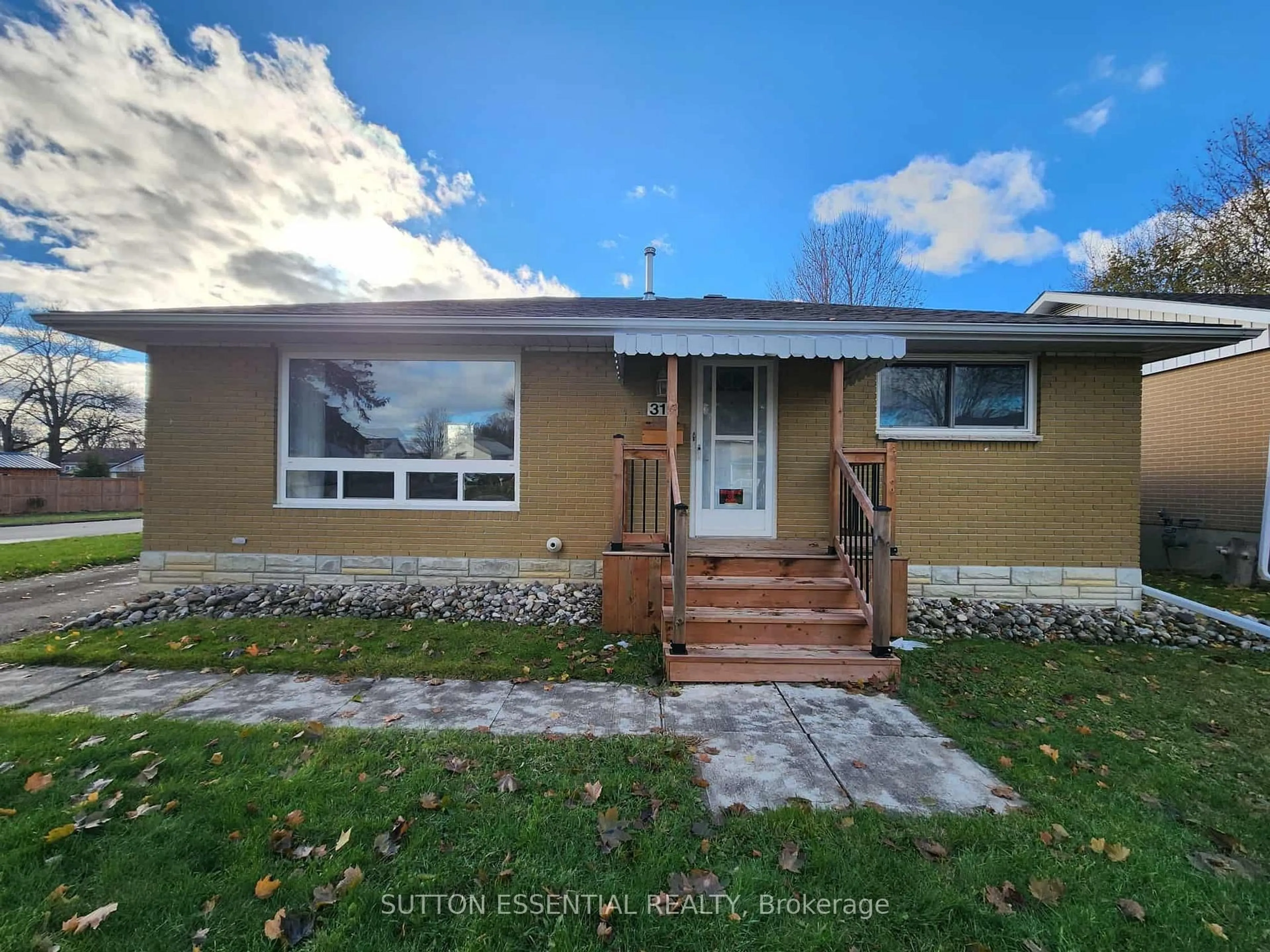 Unknown for 316 First Ave, Brockville Ontario K6V 3C1