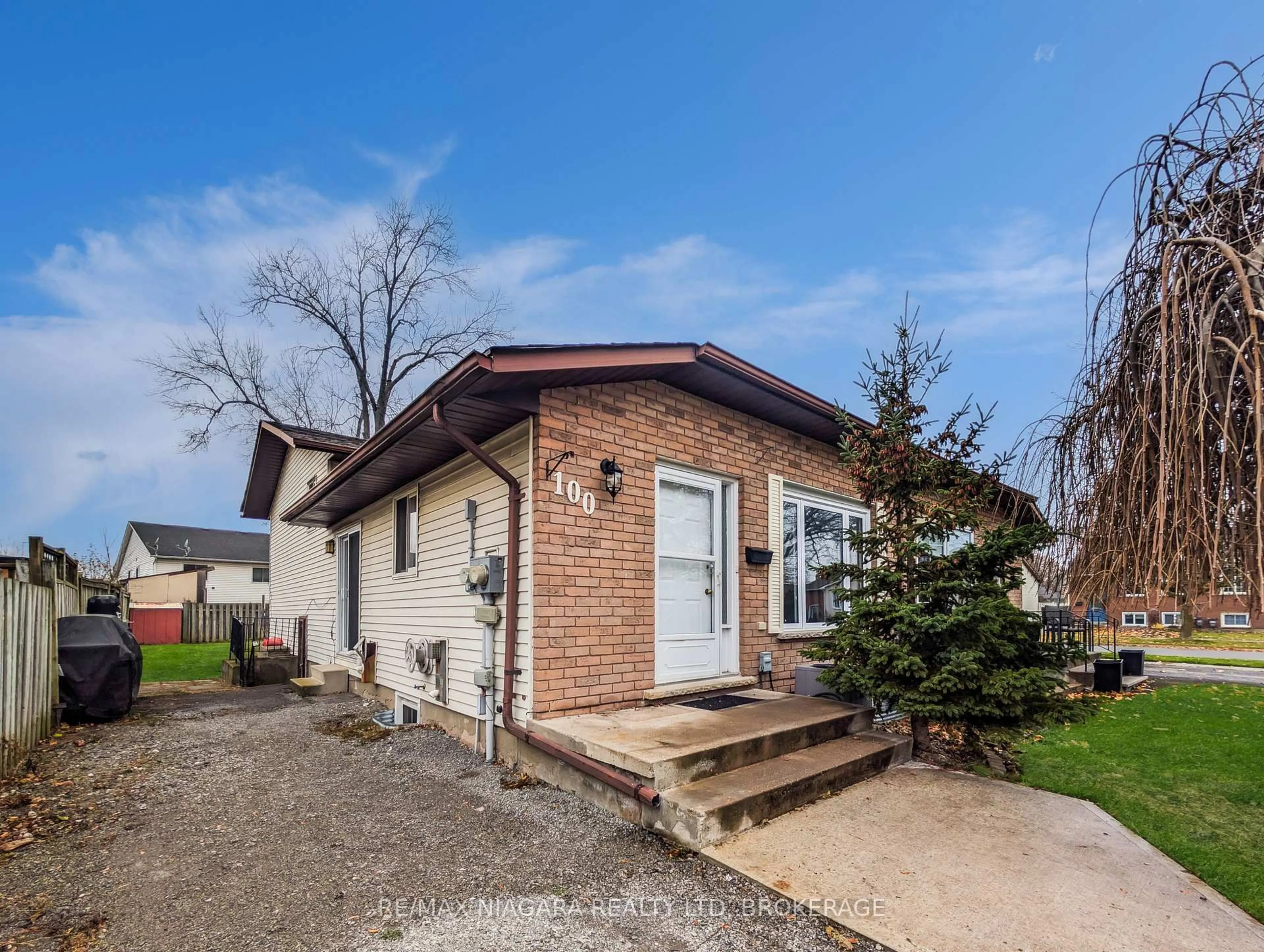 Home with brick exterior material, street for 100 Terrace Ave, Welland Ontario L3C 2C4