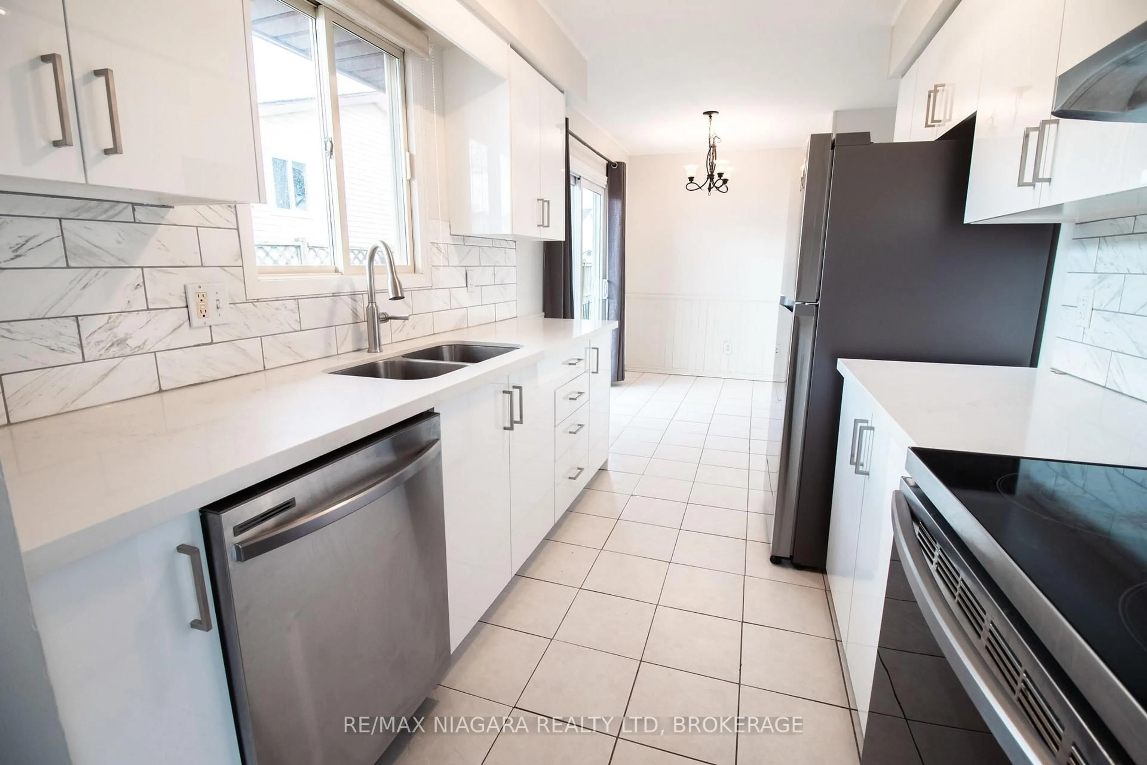 Unknown for 100 Terrace Ave, Welland Ontario L3C 2C4