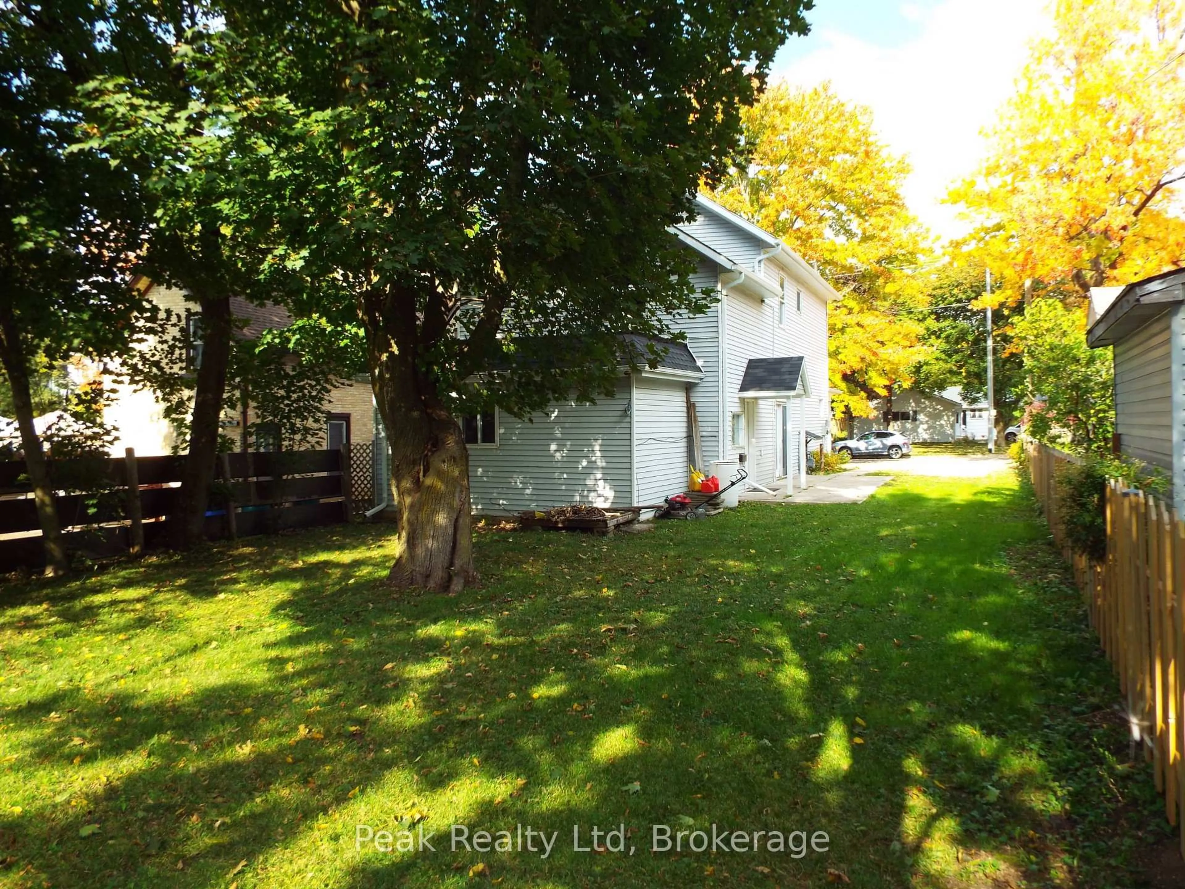 Unknown for 90 John  St St, North Huron Ontario N0G 2W0