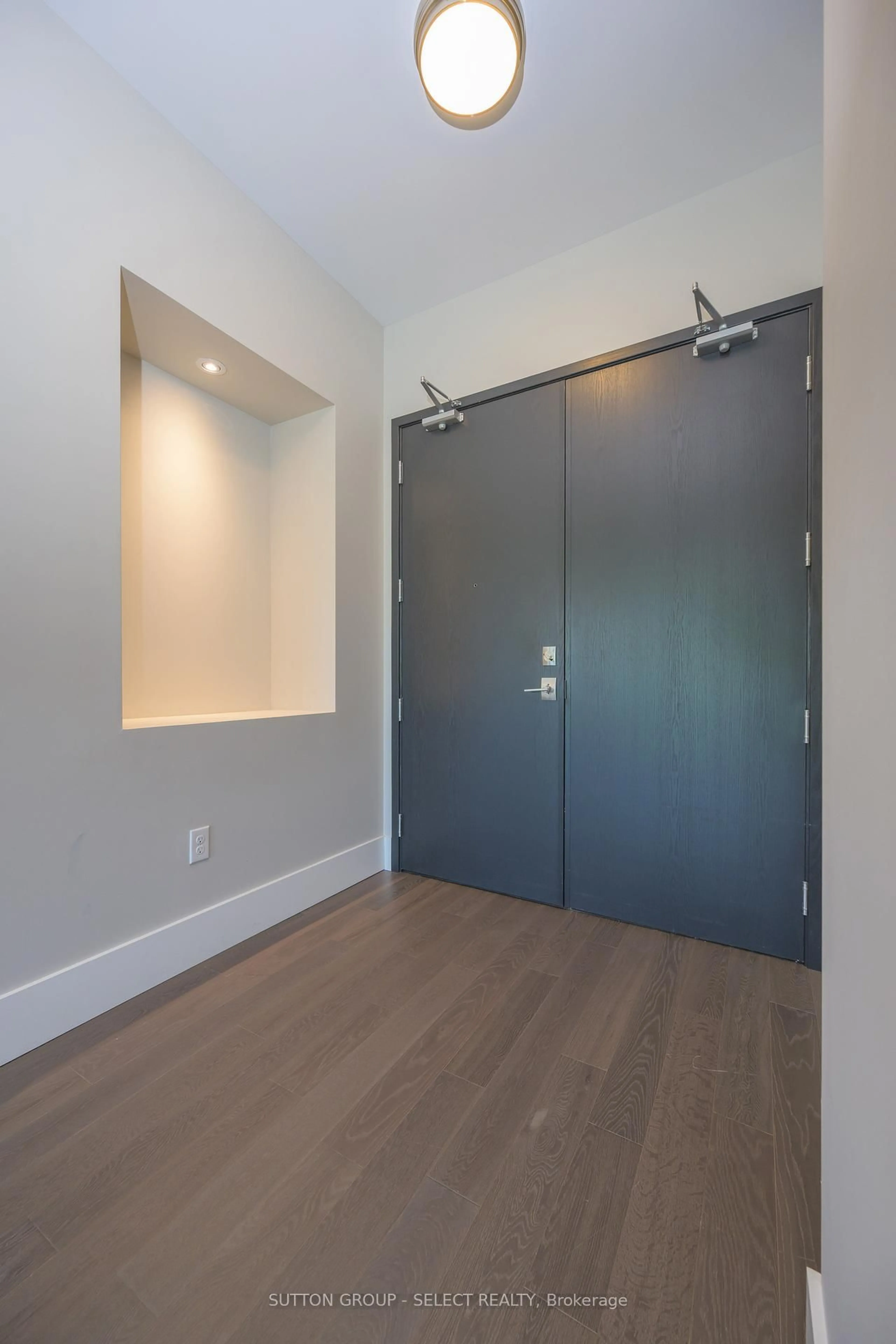 Indoor entryway for 1705 Fiddlehead Pl #206, London North Ontario N6G 5M6